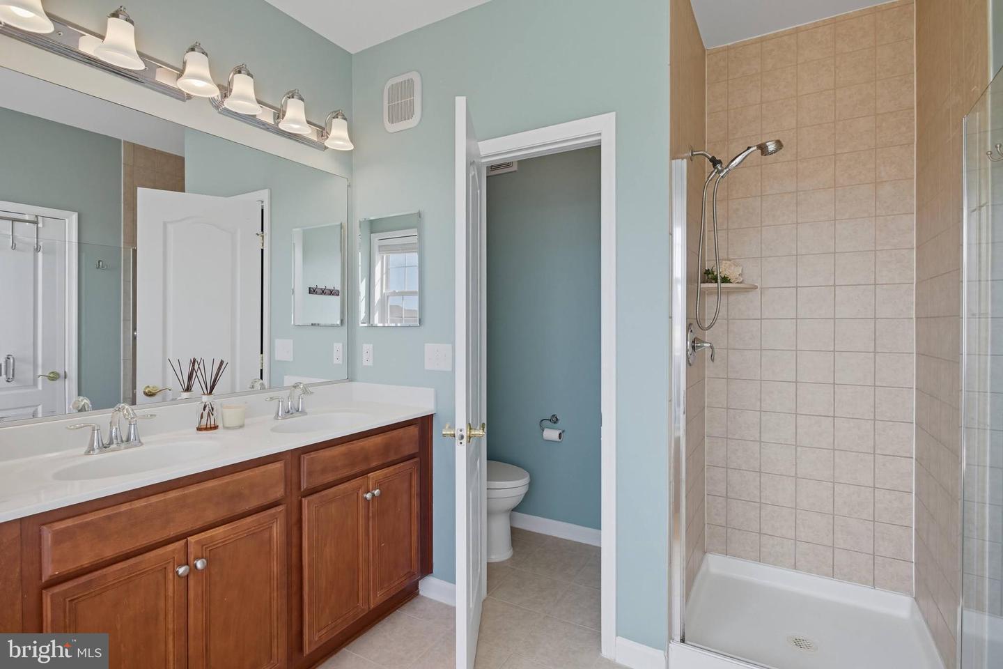 42634 HOLLYHOCK TER, BRAMBLETON, Virginia 20148, 3 Bedrooms Bedrooms, ,2 BathroomsBathrooms,Residential,For sale,42634 HOLLYHOCK TER,VALO2107574 MLS # VALO2107574