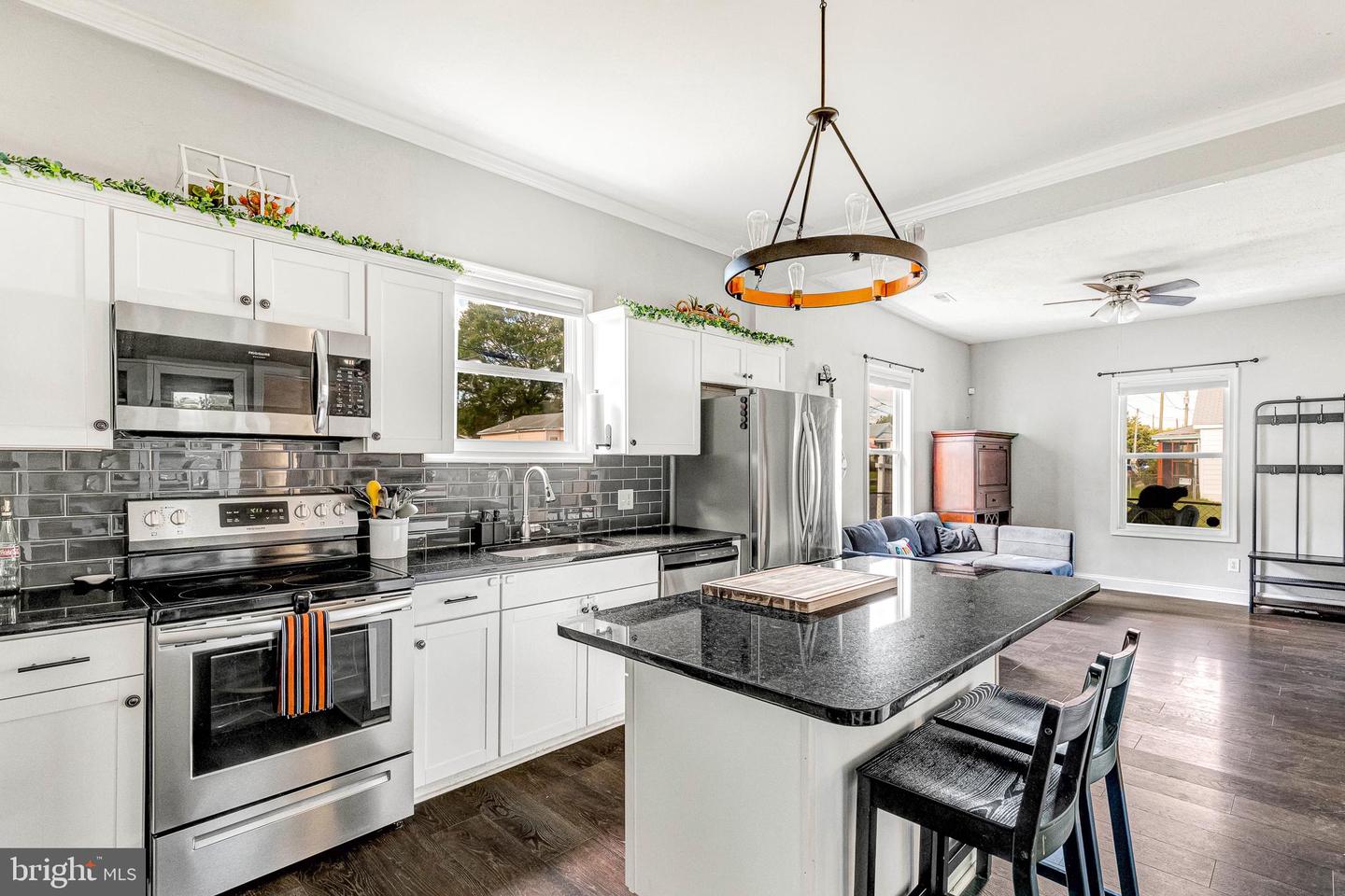 200 E 30TH ST, RICHMOND, Virginia 23224, 3 Bedrooms Bedrooms, 6 Rooms Rooms,2 BathroomsBathrooms,Residential,For sale,200 E 30TH ST,VARC2000760 MLS # VARC2000760