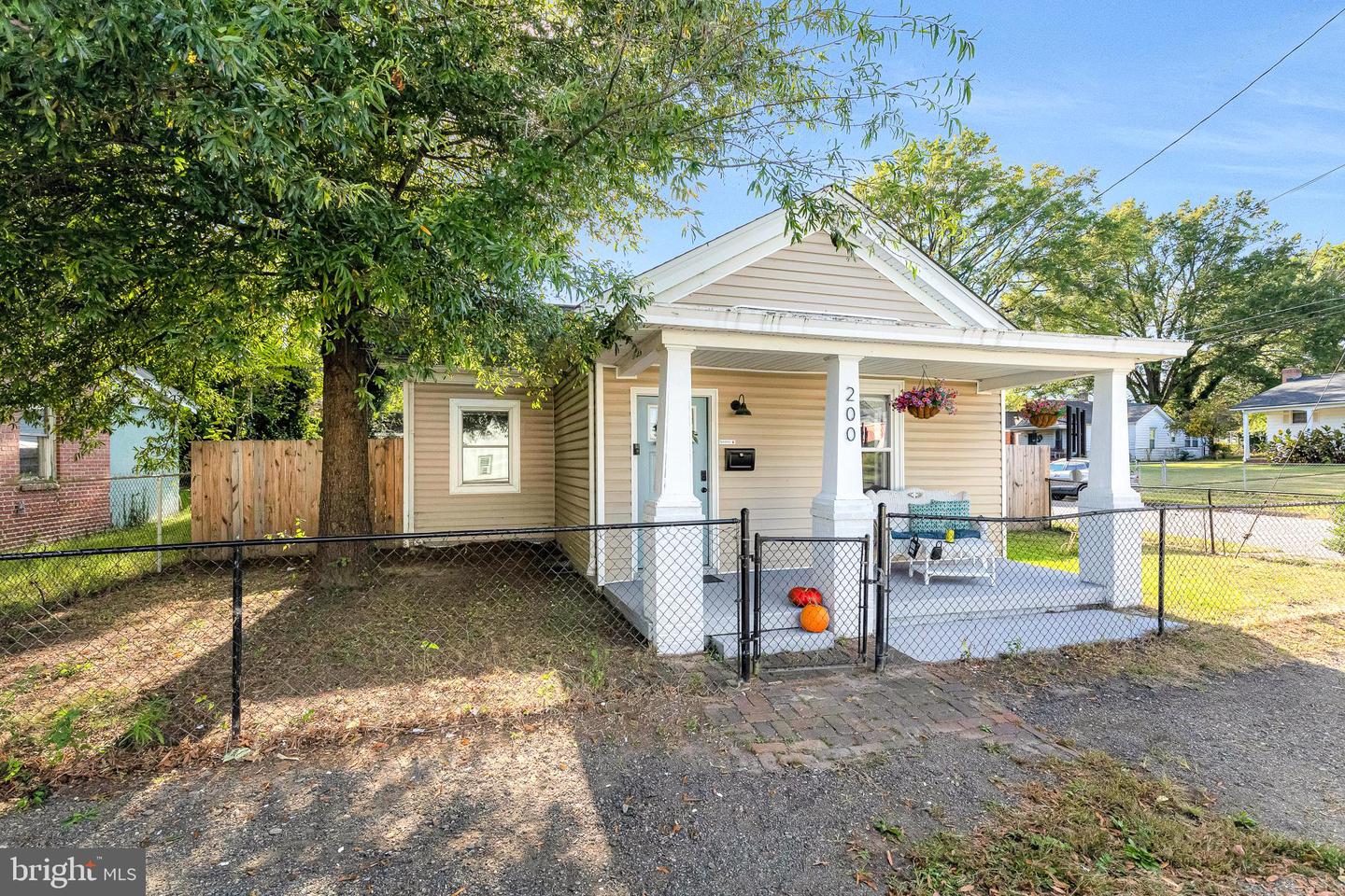 200 E 30TH ST, RICHMOND, Virginia 23224, 3 Bedrooms Bedrooms, 6 Rooms Rooms,2 BathroomsBathrooms,Residential,For sale,200 E 30TH ST,VARC2000760 MLS # VARC2000760