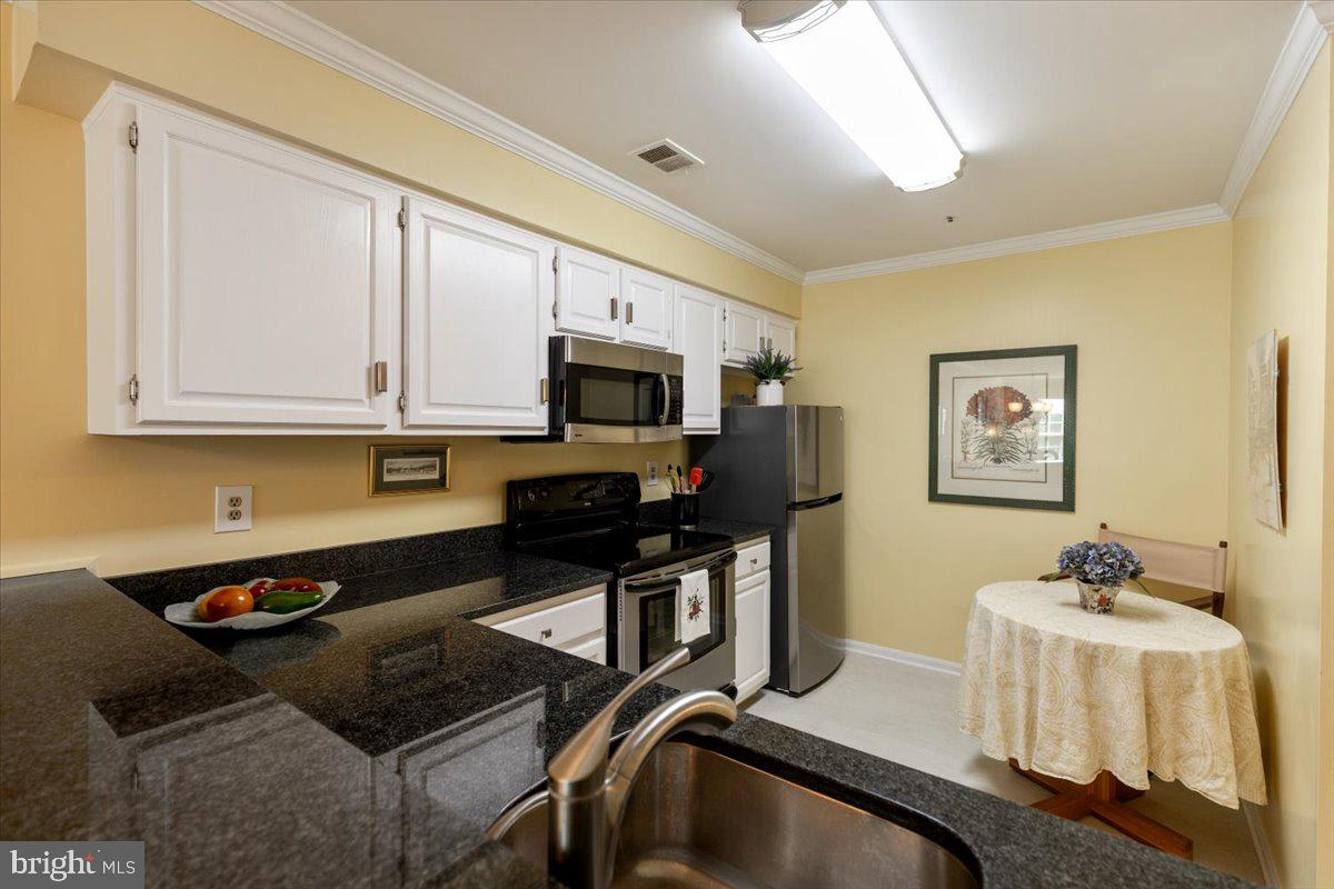 244 S REYNOLDS ST #403, ALEXANDRIA, Virginia 22304, 1 Bedroom Bedrooms, ,1 BathroomBathrooms,Residential,For sale,244 S REYNOLDS ST #403,VAAX2050344 MLS # VAAX2050344