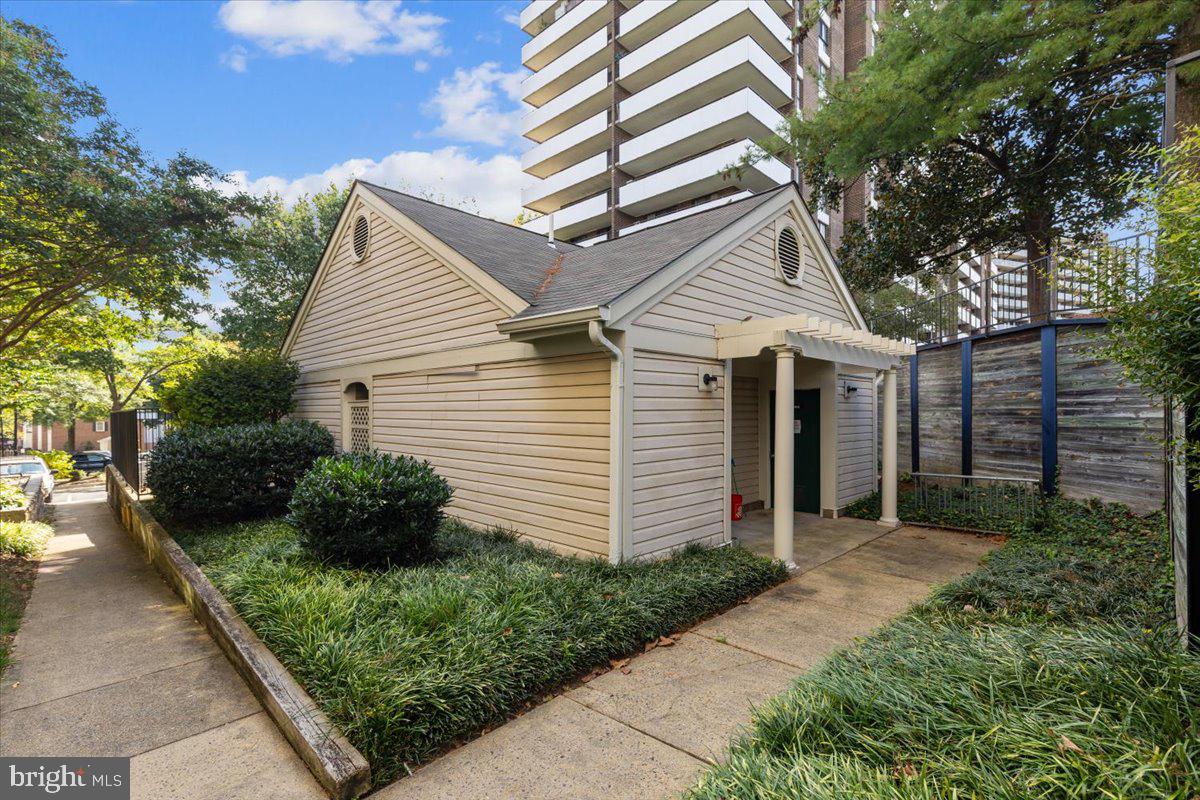 244 S REYNOLDS ST #403, ALEXANDRIA, Virginia 22304, 1 Bedroom Bedrooms, ,1 BathroomBathrooms,Residential,For sale,244 S REYNOLDS ST #403,VAAX2050344 MLS # VAAX2050344