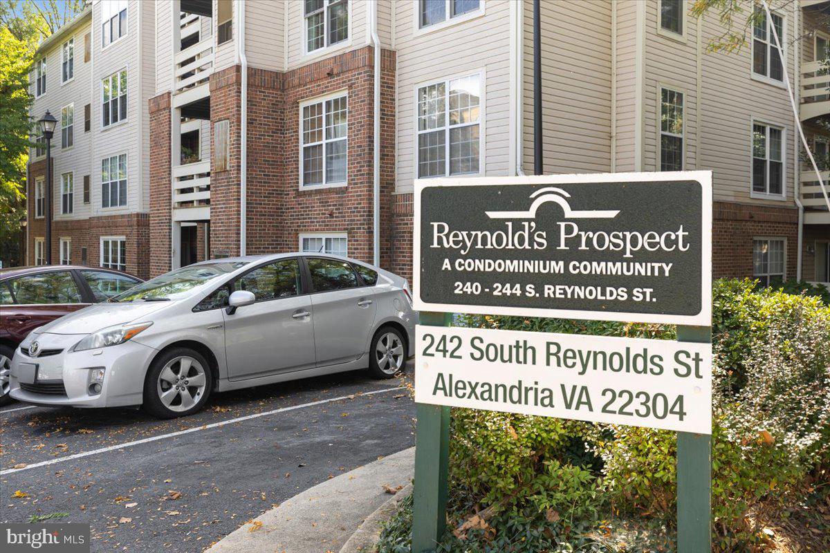 244 S REYNOLDS ST #403, ALEXANDRIA, Virginia 22304, 1 Bedroom Bedrooms, ,1 BathroomBathrooms,Residential,For sale,244 S REYNOLDS ST #403,VAAX2050344 MLS # VAAX2050344