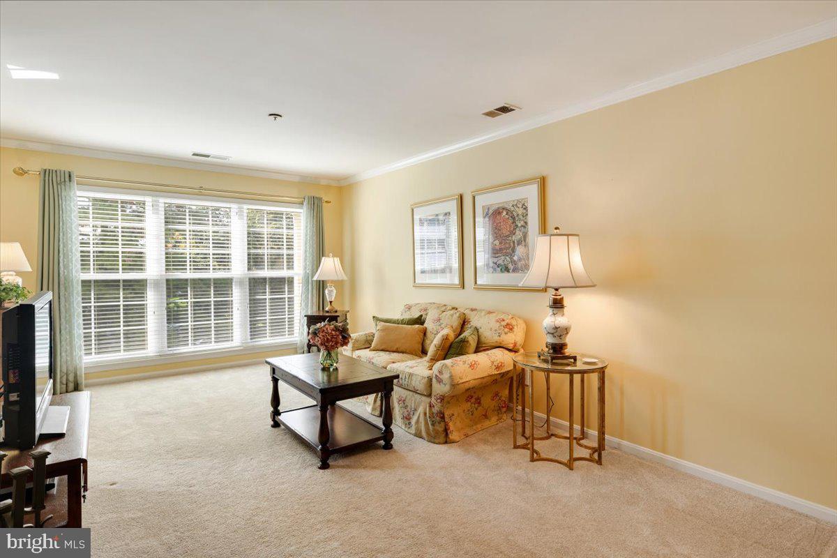 244 S REYNOLDS ST #403, ALEXANDRIA, Virginia 22304, 1 Bedroom Bedrooms, ,1 BathroomBathrooms,Residential,For sale,244 S REYNOLDS ST #403,VAAX2050344 MLS # VAAX2050344