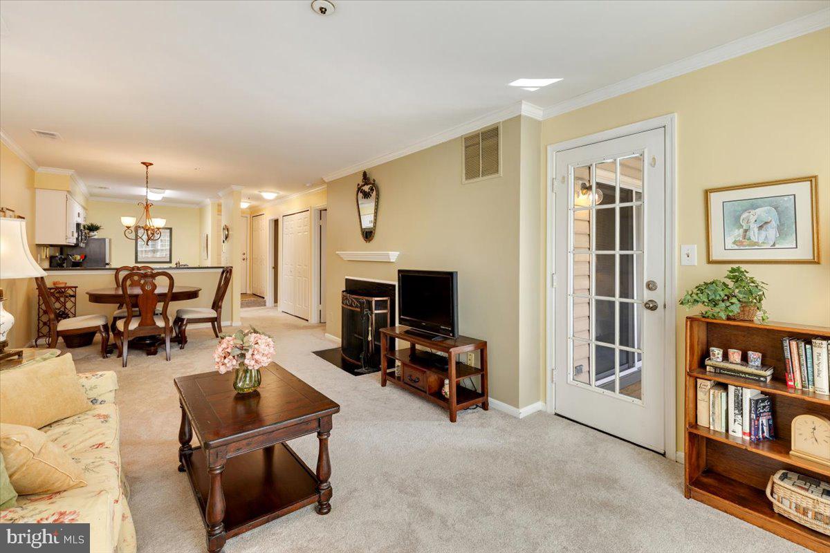 244 S REYNOLDS ST #403, ALEXANDRIA, Virginia 22304, 1 Bedroom Bedrooms, ,1 BathroomBathrooms,Residential,For sale,244 S REYNOLDS ST #403,VAAX2050344 MLS # VAAX2050344