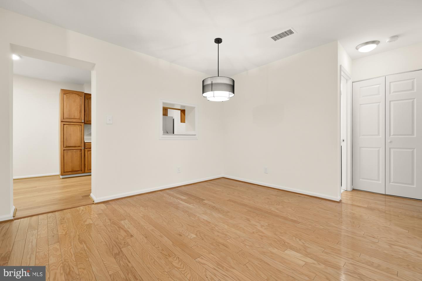 5932 COVE LANDING RD #101, BURKE, Virginia 22015, 1 Bedroom Bedrooms, ,1 BathroomBathrooms,Residential,For sale,5932 COVE LANDING RD #101,VAFX2270034 MLS # VAFX2270034
