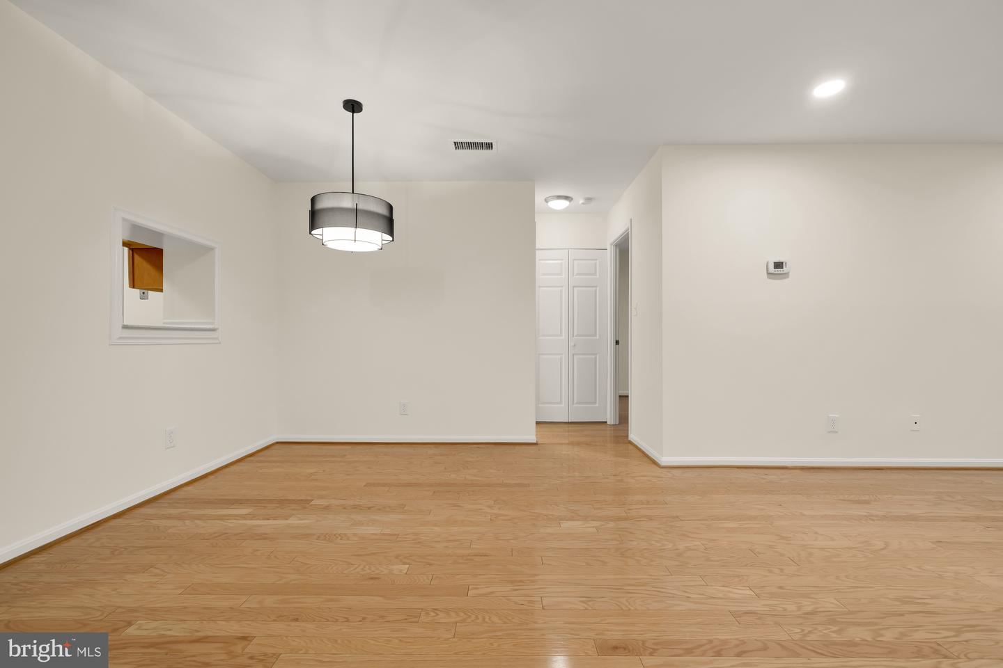 5932 COVE LANDING RD #101, BURKE, Virginia 22015, 1 Bedroom Bedrooms, ,1 BathroomBathrooms,Residential,For sale,5932 COVE LANDING RD #101,VAFX2270034 MLS # VAFX2270034
