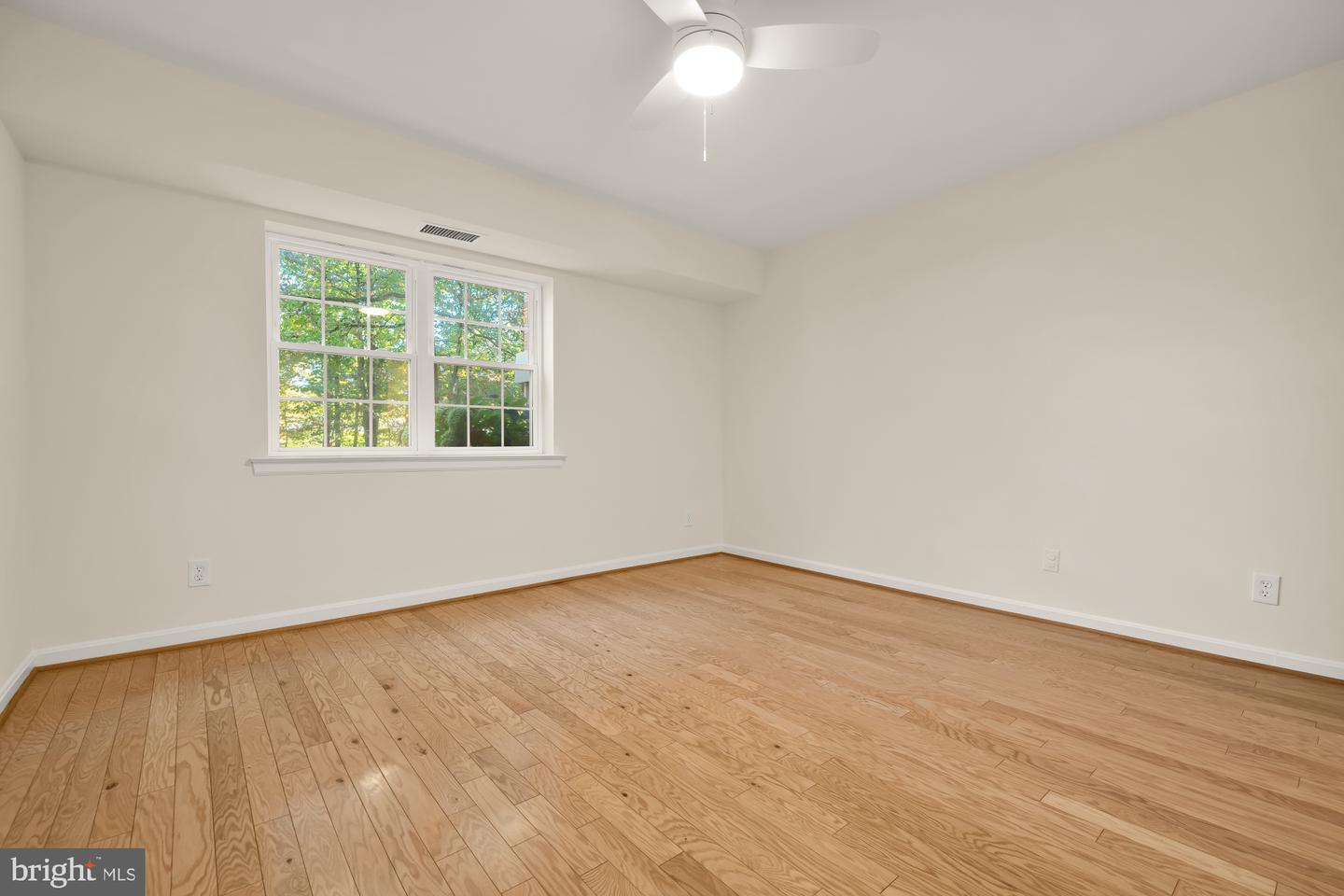 5932 COVE LANDING RD #101, BURKE, Virginia 22015, 1 Bedroom Bedrooms, ,1 BathroomBathrooms,Residential,For sale,5932 COVE LANDING RD #101,VAFX2270034 MLS # VAFX2270034