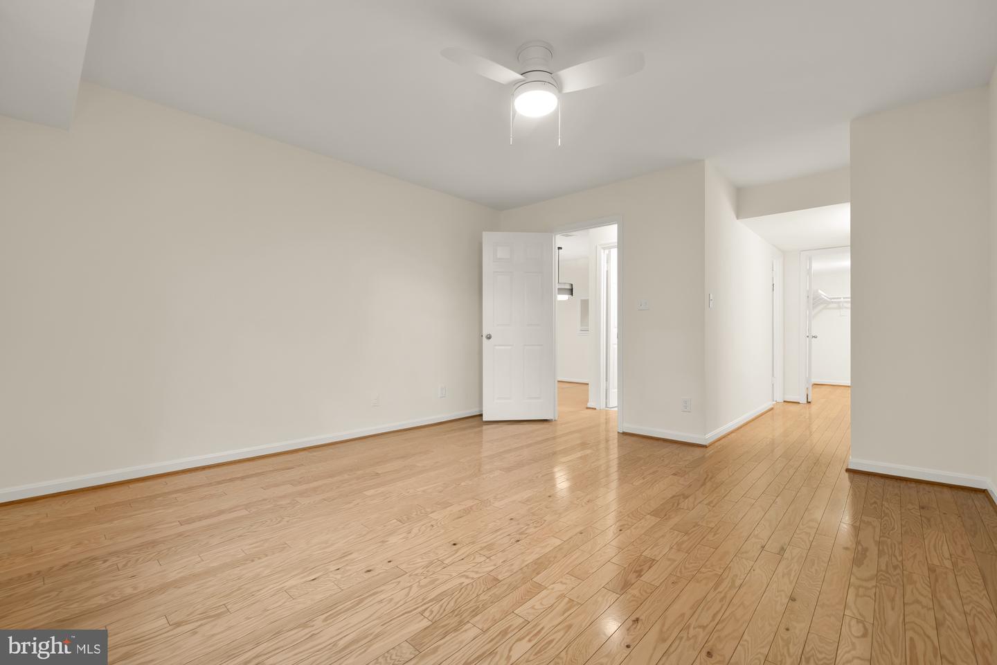 5932 COVE LANDING RD #101, BURKE, Virginia 22015, 1 Bedroom Bedrooms, ,1 BathroomBathrooms,Residential,For sale,5932 COVE LANDING RD #101,VAFX2270034 MLS # VAFX2270034
