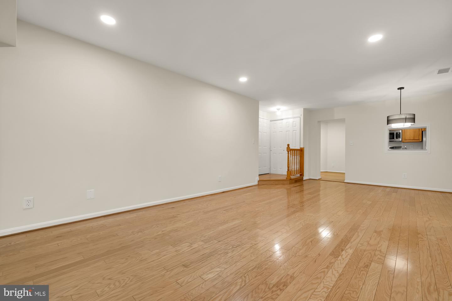 5932 COVE LANDING RD #101, BURKE, Virginia 22015, 1 Bedroom Bedrooms, ,1 BathroomBathrooms,Residential,For sale,5932 COVE LANDING RD #101,VAFX2270034 MLS # VAFX2270034
