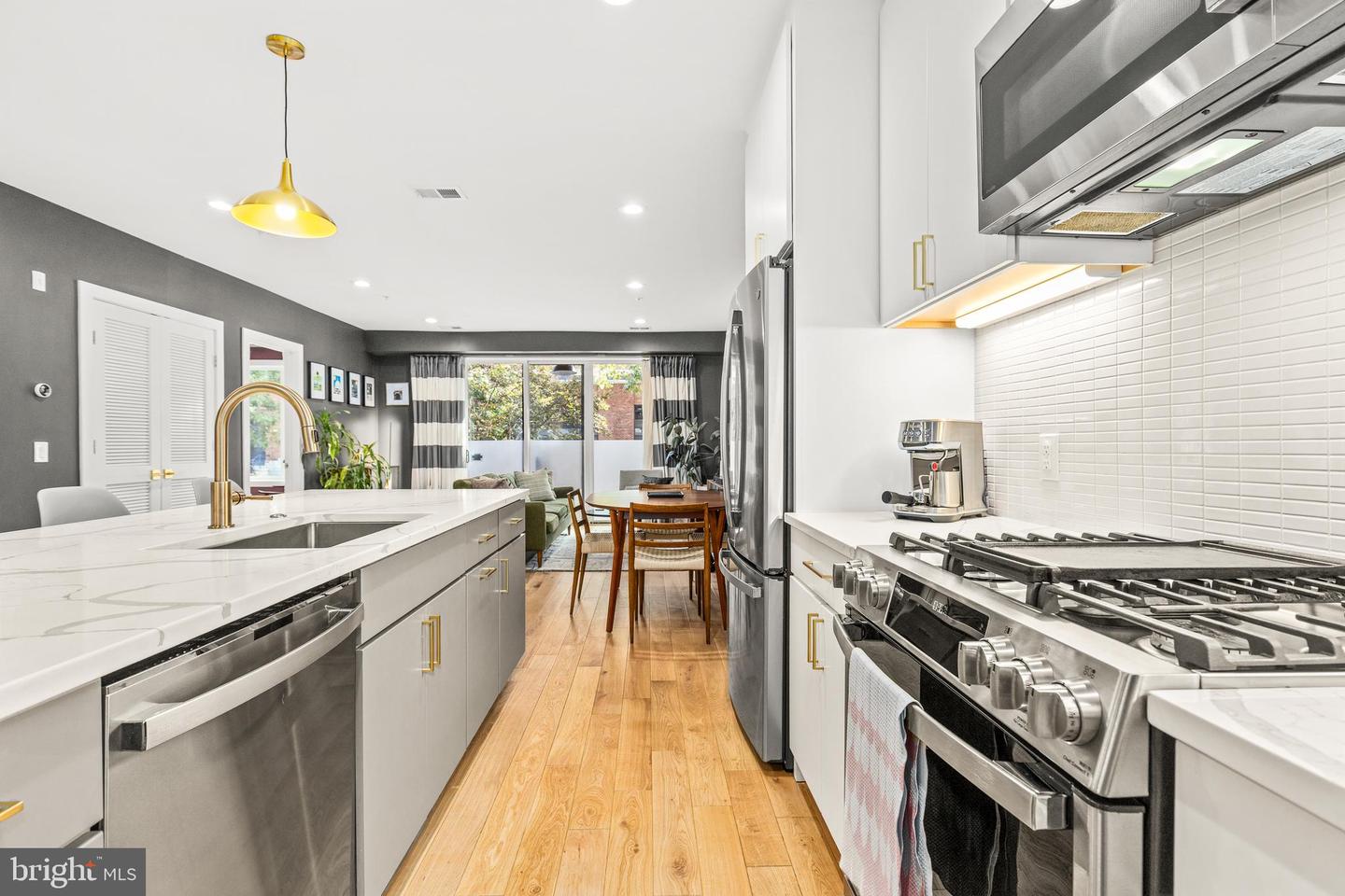 2234 11TH ST NW #101, WASHINGTON, District Of Columbia 20001, 2 Bedrooms Bedrooms, ,2 BathroomsBathrooms,Residential,For sale,2234 11TH ST NW #101,DCDC2225336 MLS # DCDC2225336