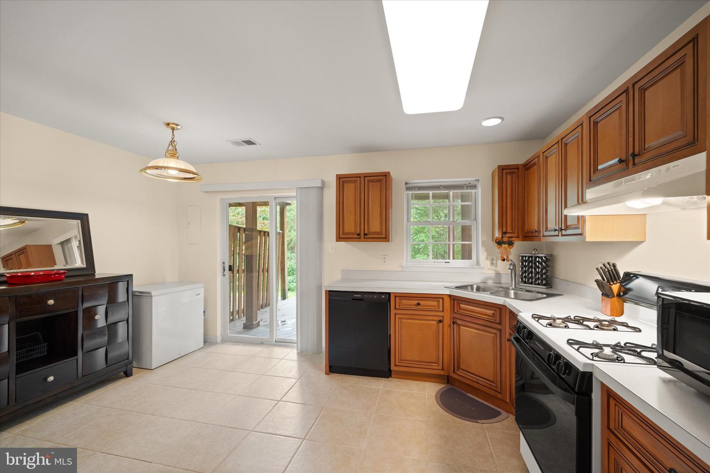 8878 STABLE FOREST PL, BRISTOW, Virginia 20136, 3 Bedrooms Bedrooms, ,3 BathroomsBathrooms,Residential,For sale,8878 STABLE FOREST PL,VAPW2105302 MLS # VAPW2105302