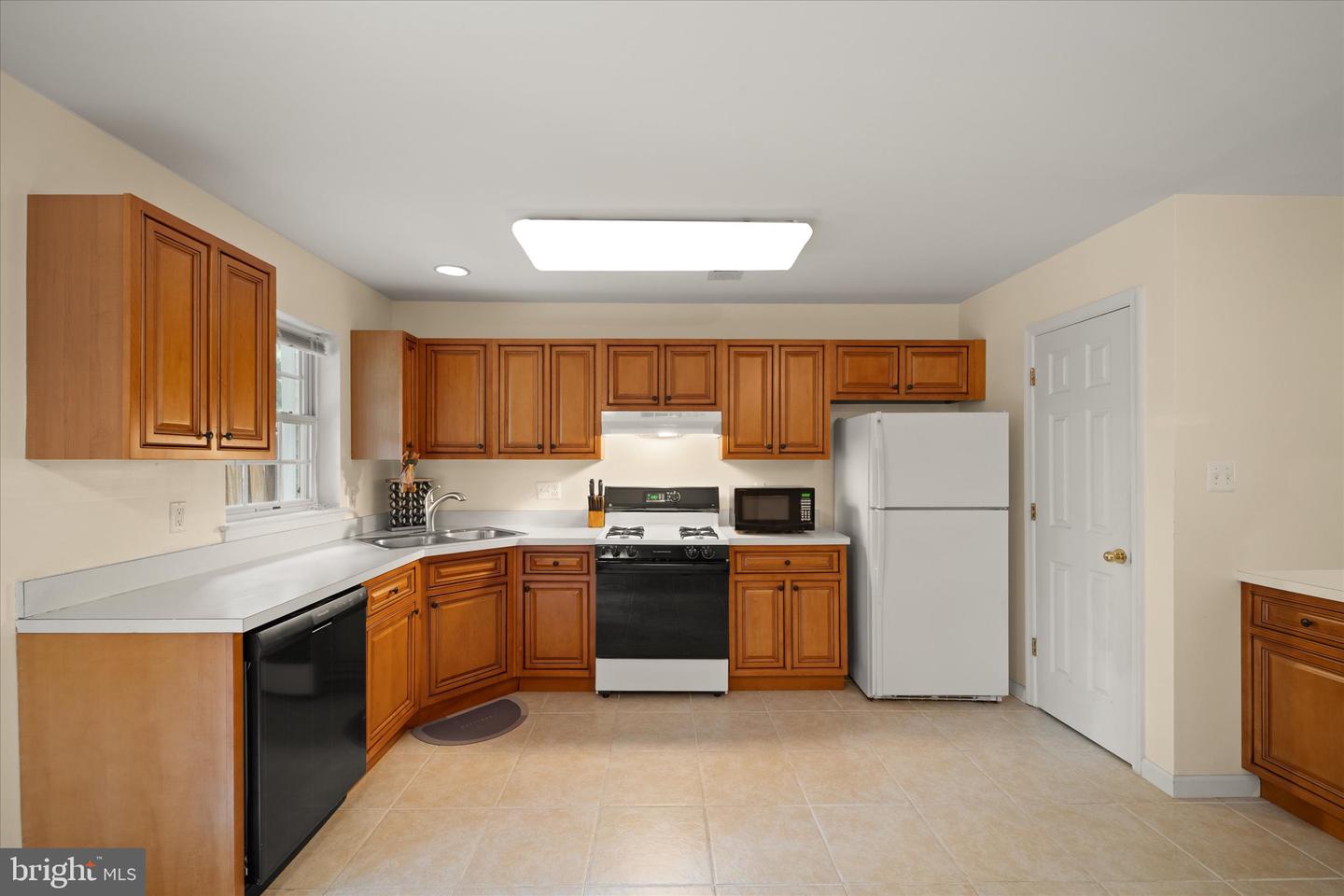 8878 STABLE FOREST PL, BRISTOW, Virginia 20136, 3 Bedrooms Bedrooms, ,3 BathroomsBathrooms,Residential,For sale,8878 STABLE FOREST PL,VAPW2105302 MLS # VAPW2105302