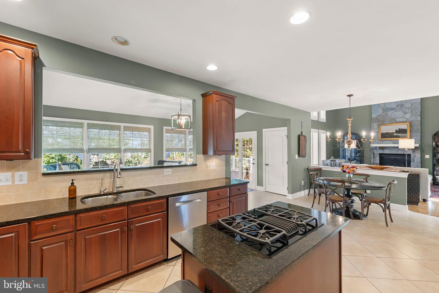 922 MEADOW CT, WINCHESTER, Virginia 22601, 4 Bedrooms Bedrooms, 11 Rooms Rooms,4 BathroomsBathrooms,Residential,For sale,922 MEADOW CT,VAWI2009178 MLS # VAWI2009178