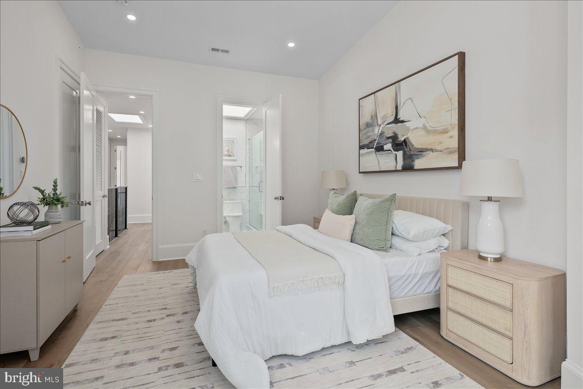 1007 C ST NE, WASHINGTON, District Of Columbia 20002, 4 Bedrooms Bedrooms, 12 Rooms Rooms,3 BathroomsBathrooms,Residential,For sale,1007 C ST NE,DCDC2225328 MLS # DCDC2225328