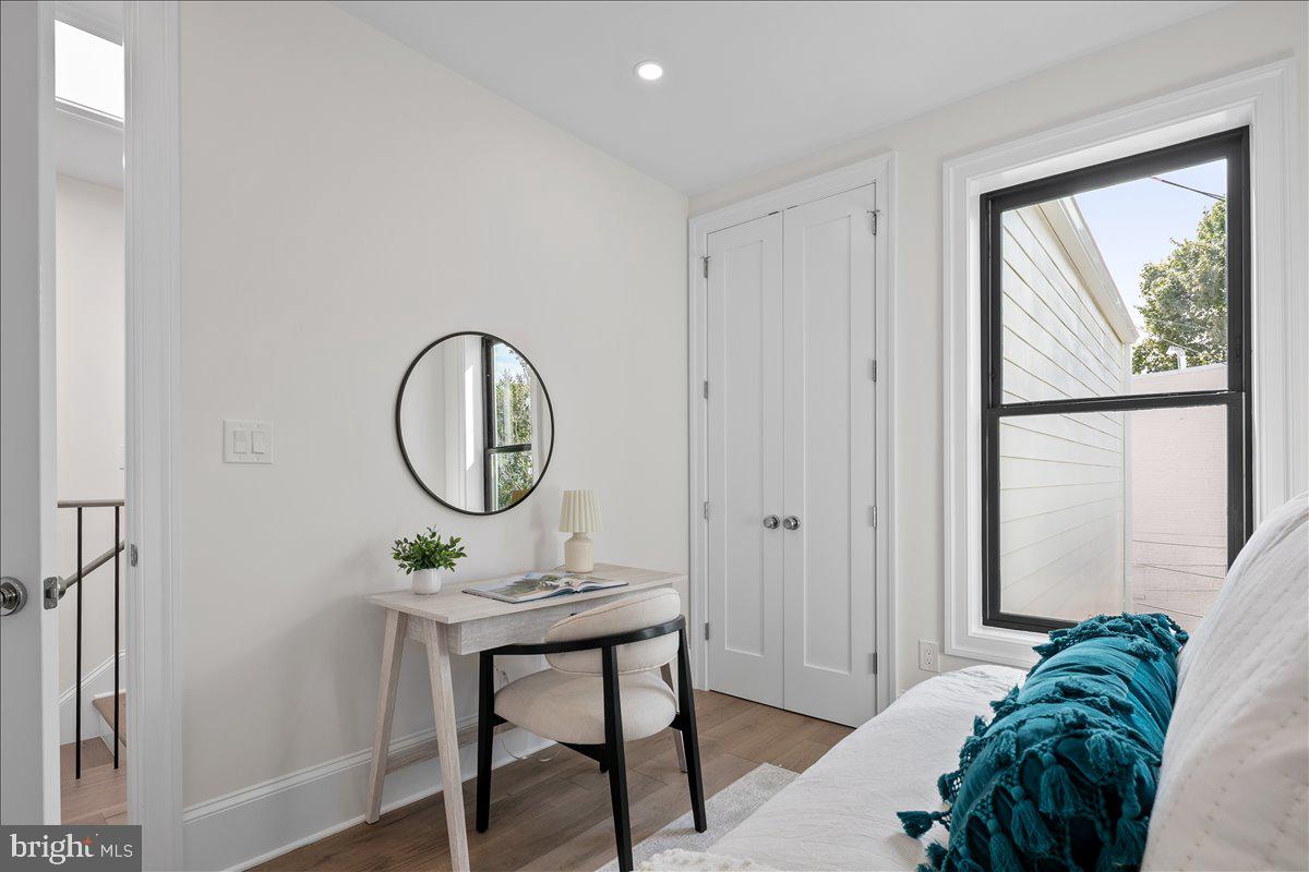 1007 C ST NE, WASHINGTON, District Of Columbia 20002, 4 Bedrooms Bedrooms, 12 Rooms Rooms,3 BathroomsBathrooms,Residential,For sale,1007 C ST NE,DCDC2225328 MLS # DCDC2225328