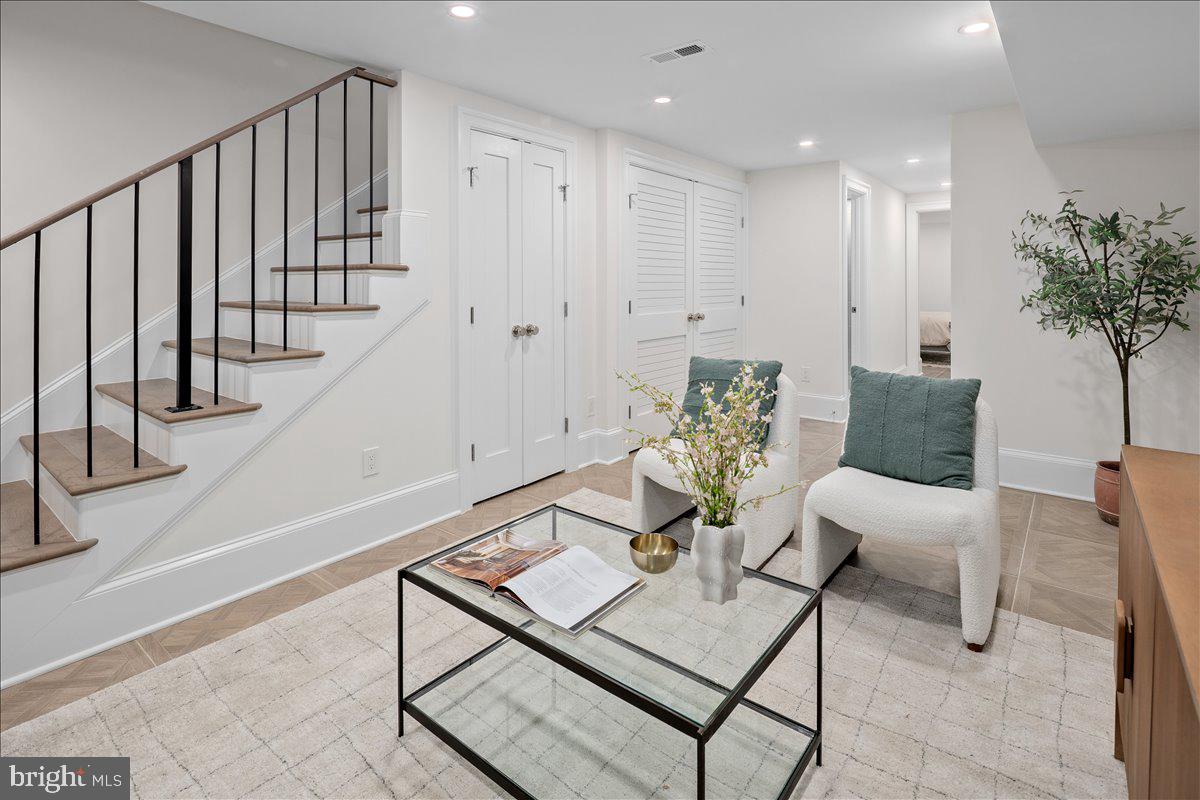 1007 C ST NE, WASHINGTON, District Of Columbia 20002, 4 Bedrooms Bedrooms, 12 Rooms Rooms,3 BathroomsBathrooms,Residential,For sale,1007 C ST NE,DCDC2225328 MLS # DCDC2225328