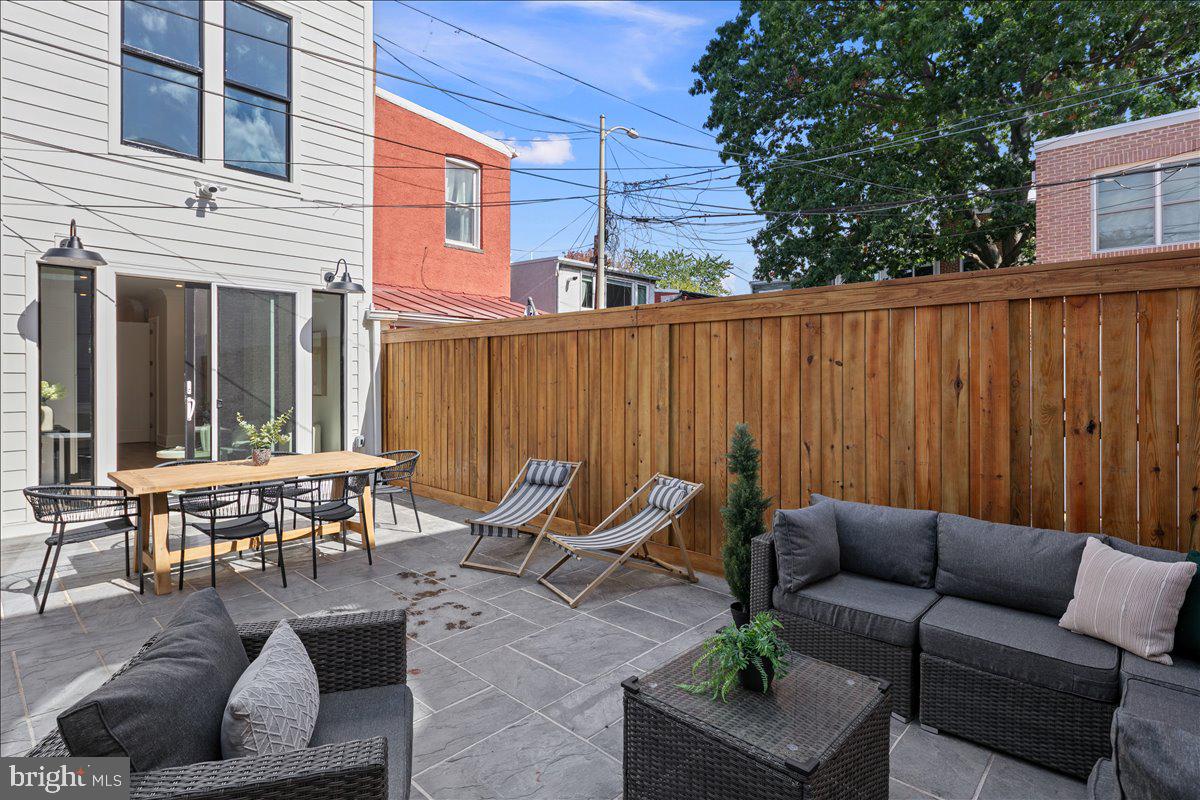 1007 C ST NE, WASHINGTON, District Of Columbia 20002, 4 Bedrooms Bedrooms, 12 Rooms Rooms,3 BathroomsBathrooms,Residential,For sale,1007 C ST NE,DCDC2225328 MLS # DCDC2225328