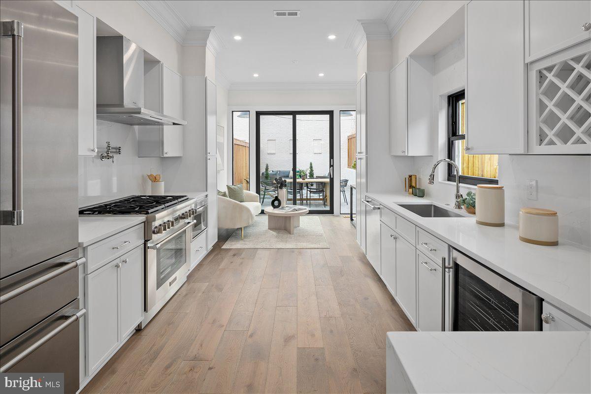 1007 C ST NE, WASHINGTON, District Of Columbia 20002, 4 Bedrooms Bedrooms, 12 Rooms Rooms,3 BathroomsBathrooms,Residential,For sale,1007 C ST NE,DCDC2225328 MLS # DCDC2225328