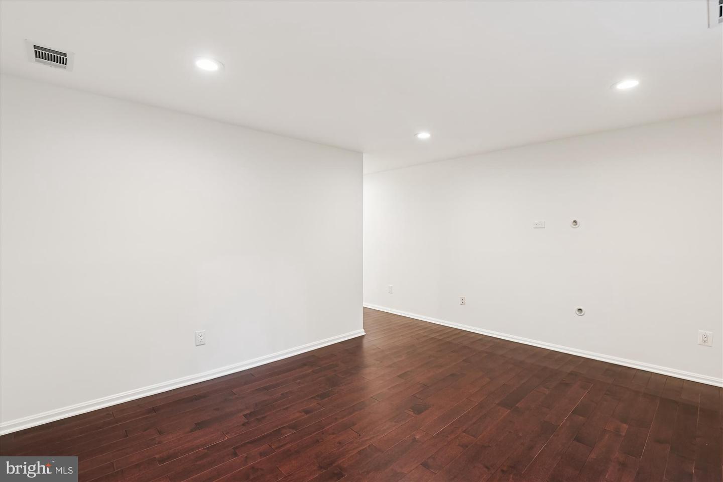 11767 ARBOR GLEN WAY, RESTON, Virginia 20194, 3 Bedrooms Bedrooms, 14 Rooms Rooms,3 BathroomsBathrooms,Residential,For sale,11767 ARBOR GLEN WAY,VAFX2272516 MLS # VAFX2272516
