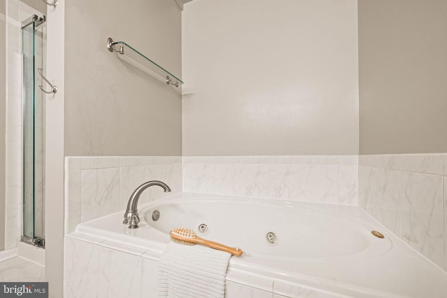 6602 THACKWELL WAY #C, ALEXANDRIA, Virginia 22315, 2 Bedrooms Bedrooms, ,2 BathroomsBathrooms,Residential,For sale,6602 THACKWELL WAY #C,VAFX2272602 MLS # VAFX2272602