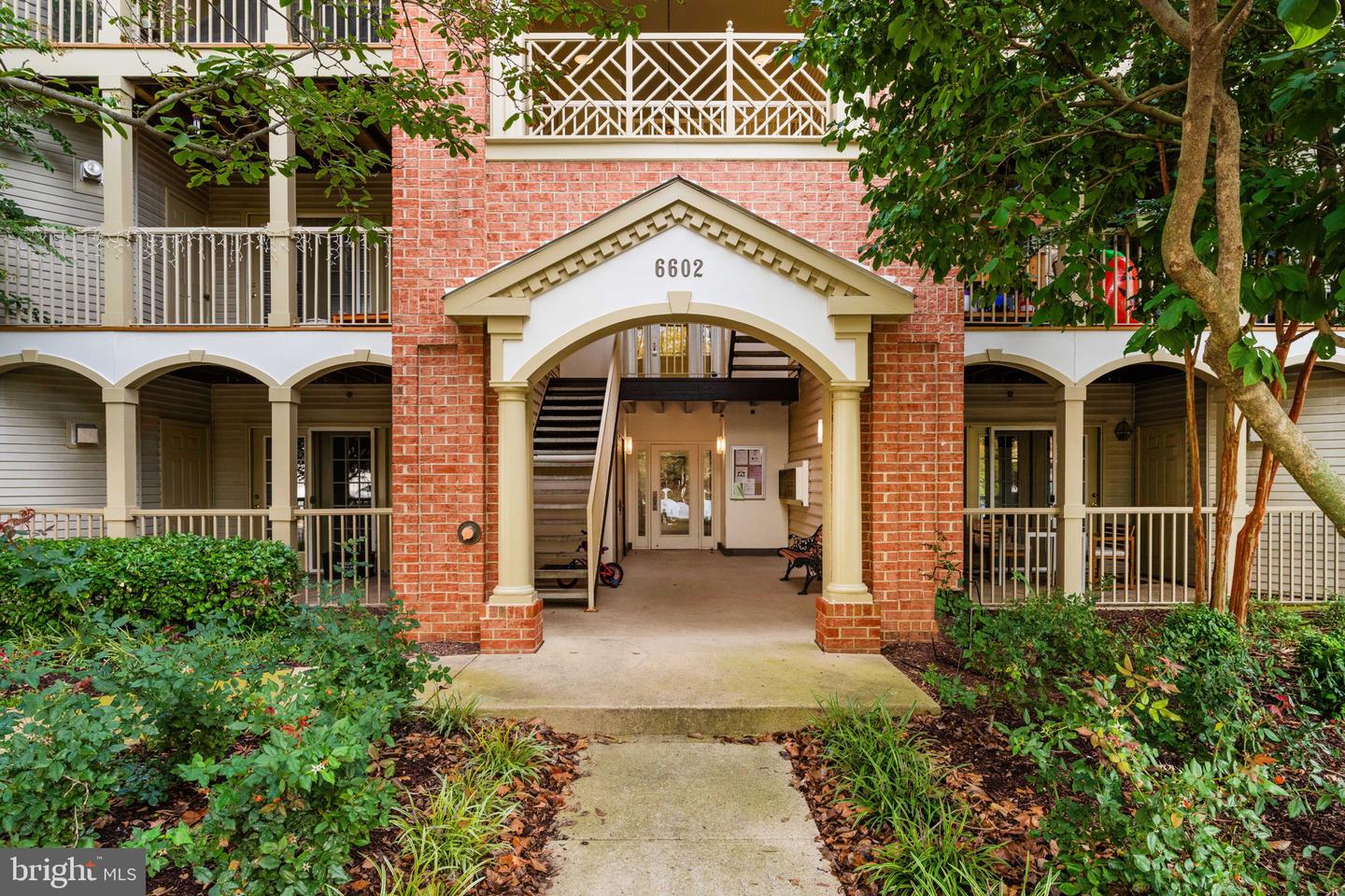 6602 THACKWELL WAY #C, ALEXANDRIA, Virginia 22315, 2 Bedrooms Bedrooms, ,2 BathroomsBathrooms,Residential,For sale,6602 THACKWELL WAY #C,VAFX2272602 MLS # VAFX2272602