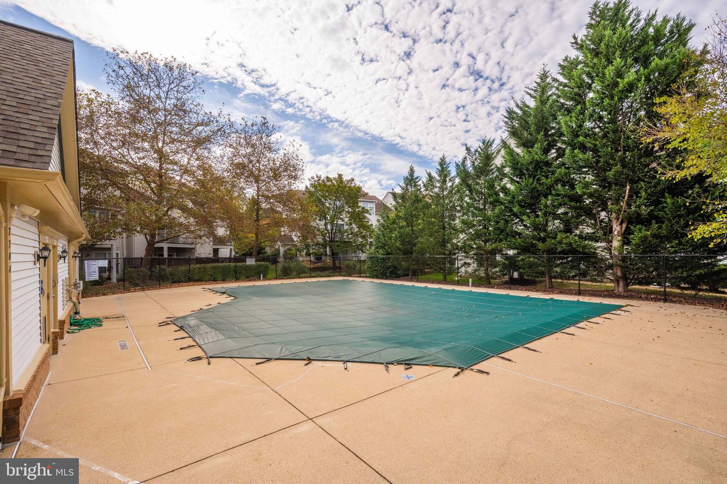 6602 THACKWELL WAY #C, ALEXANDRIA, Virginia 22315, 2 Bedrooms Bedrooms, ,2 BathroomsBathrooms,Residential,For sale,6602 THACKWELL WAY #C,VAFX2272602 MLS # VAFX2272602