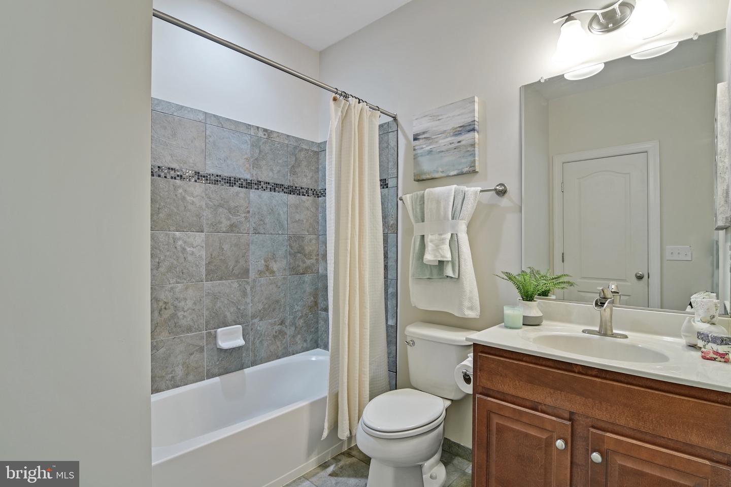 15333 WITS END DR, WOODBRIDGE, Virginia 22193, 6 Bedrooms Bedrooms, 3 Rooms Rooms,4 BathroomsBathrooms,Residential,For sale,15333 WITS END DR,VAPW2105342 MLS # VAPW2105342