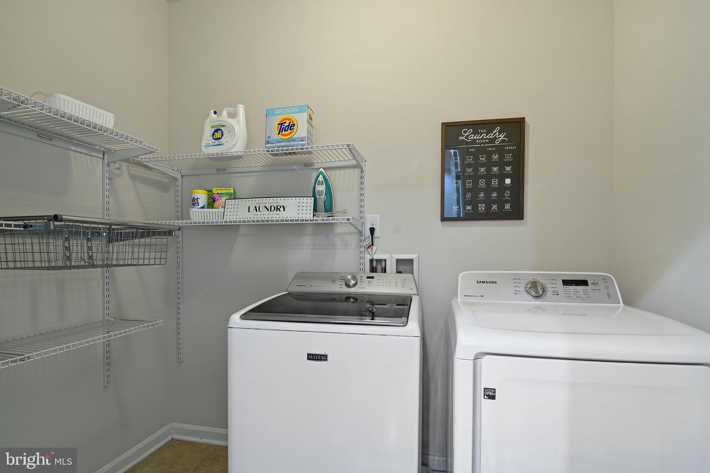 15333 WITS END DR, WOODBRIDGE, Virginia 22193, 6 Bedrooms Bedrooms, 3 Rooms Rooms,4 BathroomsBathrooms,Residential,For sale,15333 WITS END DR,VAPW2105342 MLS # VAPW2105342