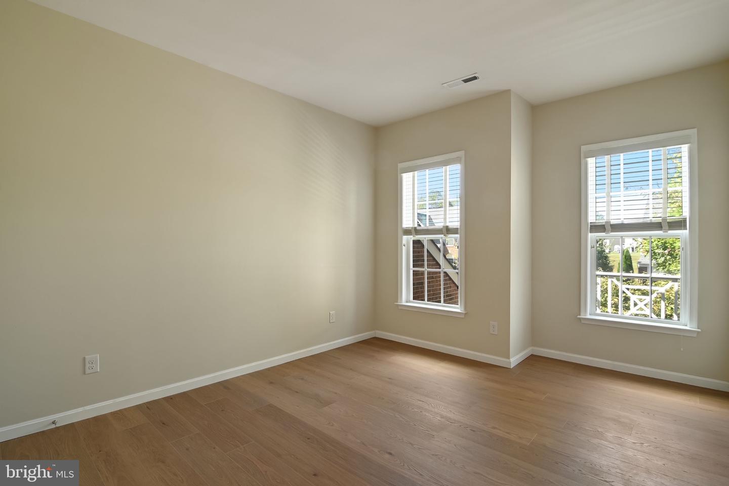15333 WITS END DR, WOODBRIDGE, Virginia 22193, 6 Bedrooms Bedrooms, 3 Rooms Rooms,4 BathroomsBathrooms,Residential,For sale,15333 WITS END DR,VAPW2105342 MLS # VAPW2105342