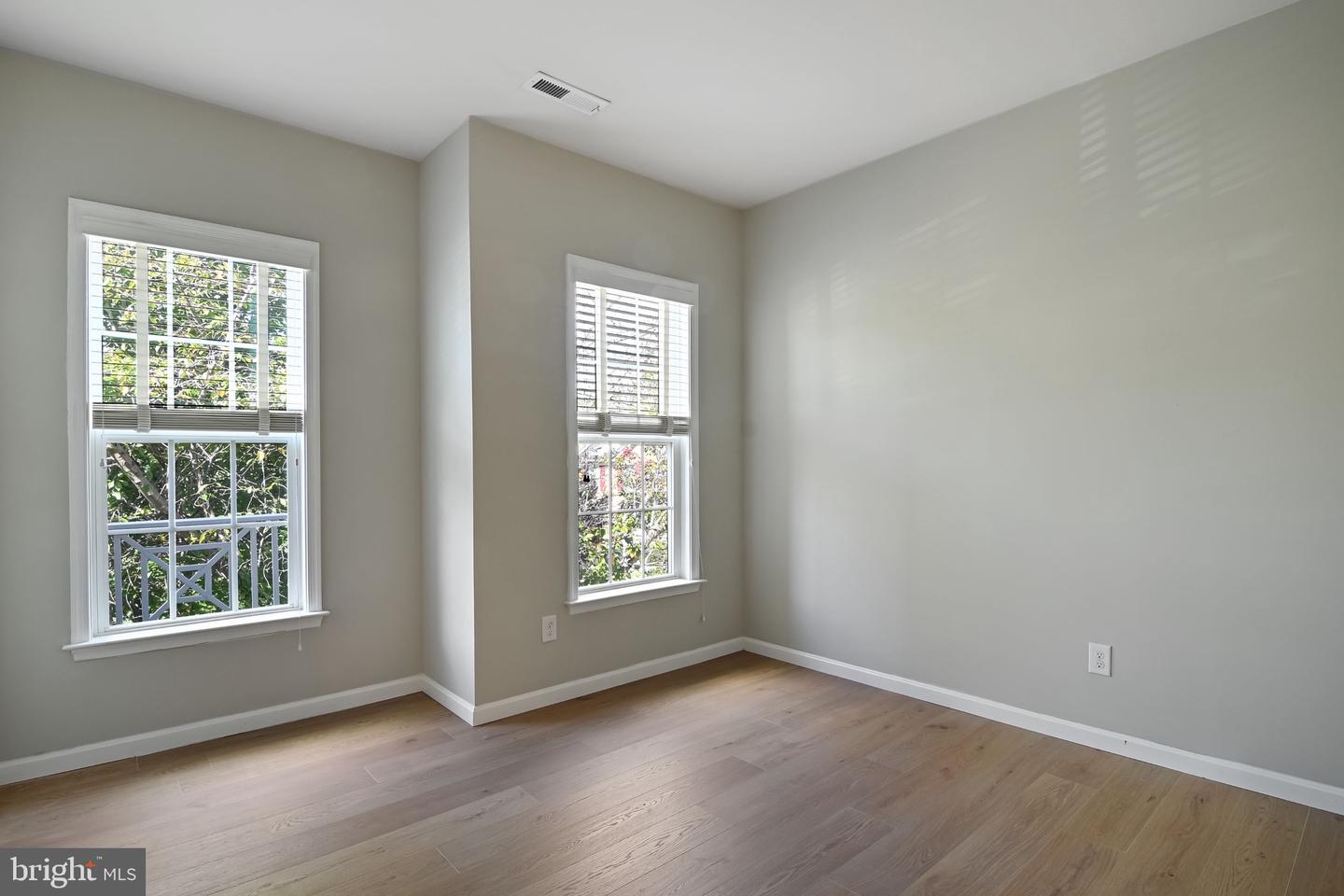 15333 WITS END DR, WOODBRIDGE, Virginia 22193, 6 Bedrooms Bedrooms, 3 Rooms Rooms,4 BathroomsBathrooms,Residential,For sale,15333 WITS END DR,VAPW2105342 MLS # VAPW2105342