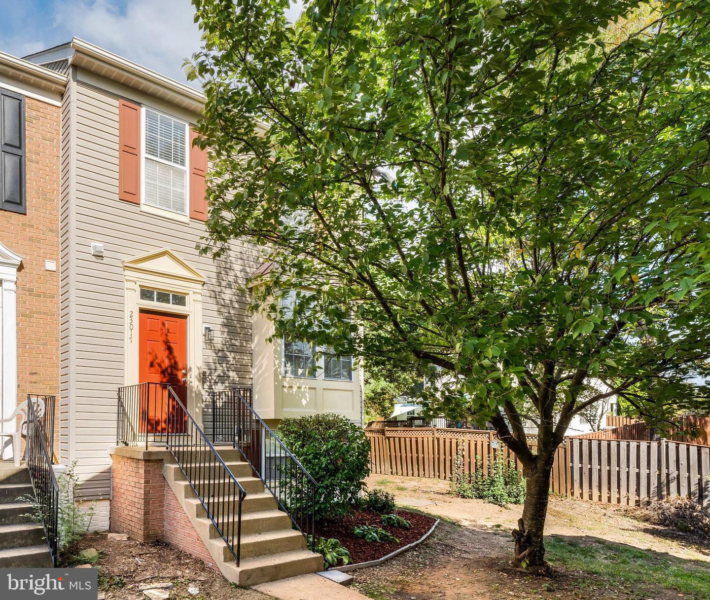 23017 POTOMAC HILL SQ, STERLING, Virginia 20166, 3 Bedrooms Bedrooms, ,3 BathroomsBathrooms,Residential,For sale,23017 POTOMAC HILL SQ,VALO2108208 MLS # VALO2108208