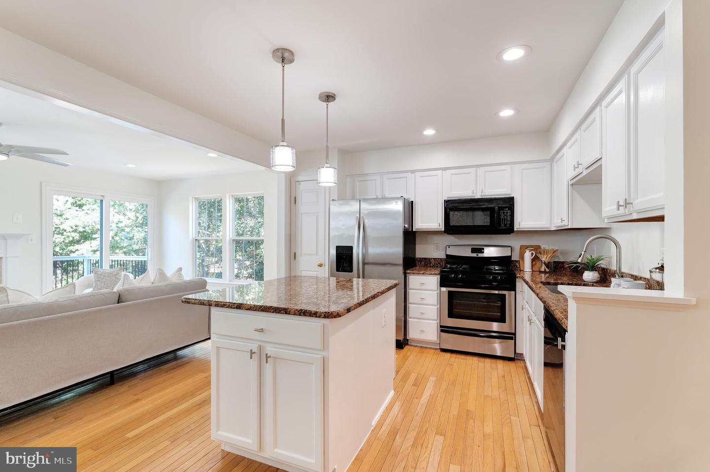 23017 POTOMAC HILL SQ, STERLING, Virginia 20166, 3 Bedrooms Bedrooms, ,3 BathroomsBathrooms,Residential,For sale,23017 POTOMAC HILL SQ,VALO2108208 MLS # VALO2108208