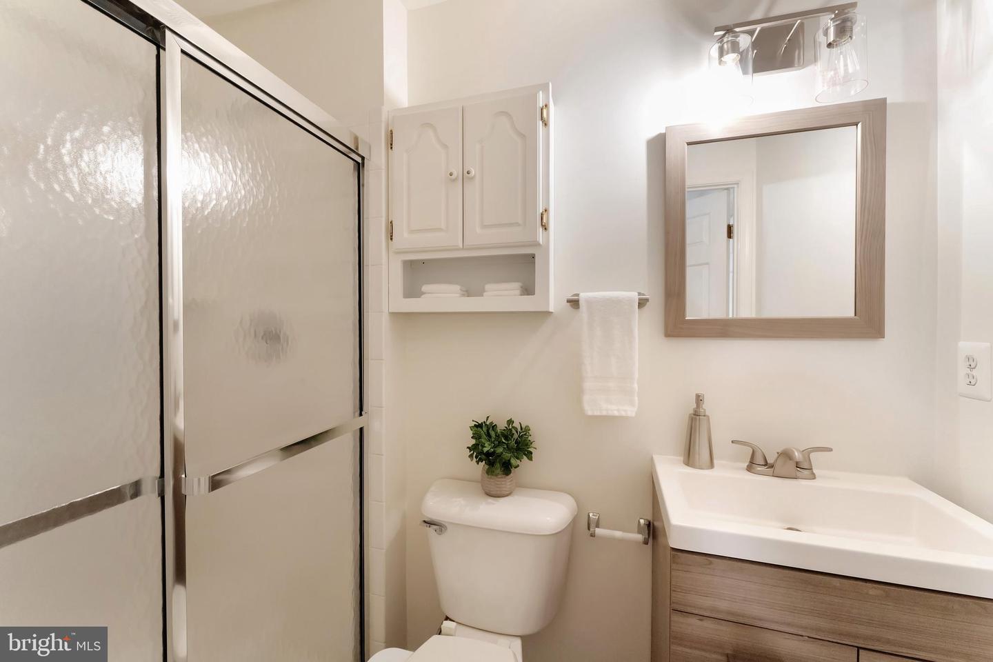 23017 POTOMAC HILL SQ, STERLING, Virginia 20166, 3 Bedrooms Bedrooms, ,3 BathroomsBathrooms,Residential,For sale,23017 POTOMAC HILL SQ,VALO2108208 MLS # VALO2108208