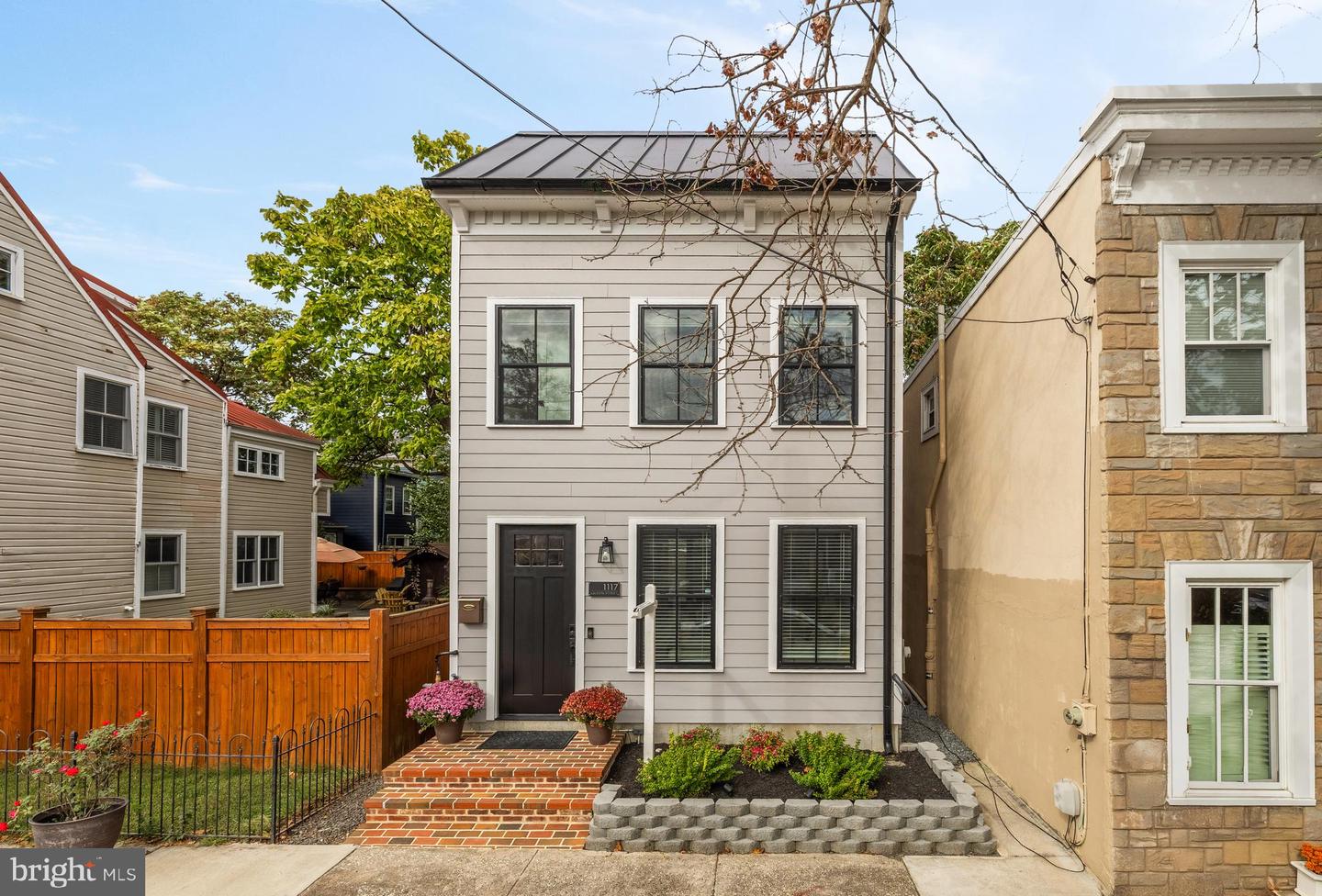 1117 QUEEN ST, ALEXANDRIA, Virginia 22314, 2 Bedrooms Bedrooms, ,2 BathroomsBathrooms,Residential,For sale,1117 QUEEN ST,VAAX2050482 MLS # VAAX2050482