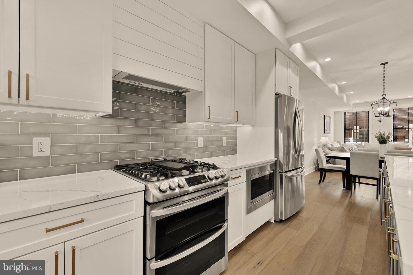 1117 QUEEN ST, ALEXANDRIA, Virginia 22314, 2 Bedrooms Bedrooms, ,2 BathroomsBathrooms,Residential,For sale,1117 QUEEN ST,VAAX2050482 MLS # VAAX2050482