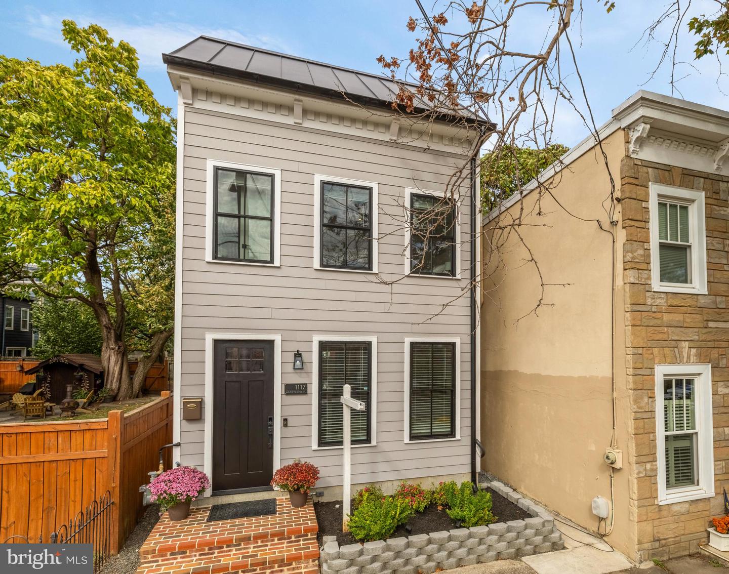 1117 QUEEN ST, ALEXANDRIA, Virginia 22314, 2 Bedrooms Bedrooms, ,2 BathroomsBathrooms,Residential,For sale,1117 QUEEN ST,VAAX2050482 MLS # VAAX2050482