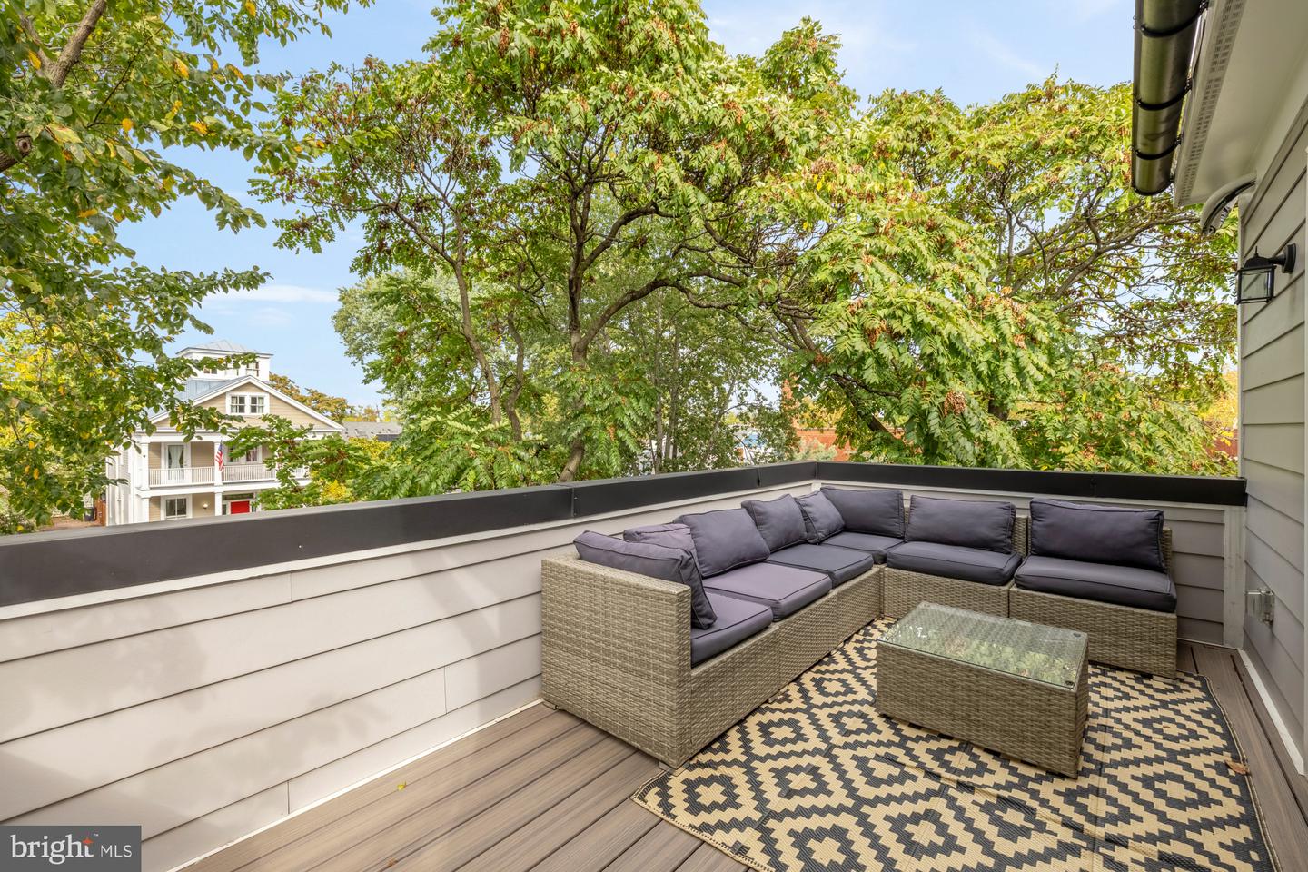 1117 QUEEN ST, ALEXANDRIA, Virginia 22314, 2 Bedrooms Bedrooms, ,2 BathroomsBathrooms,Residential,For sale,1117 QUEEN ST,VAAX2050482 MLS # VAAX2050482