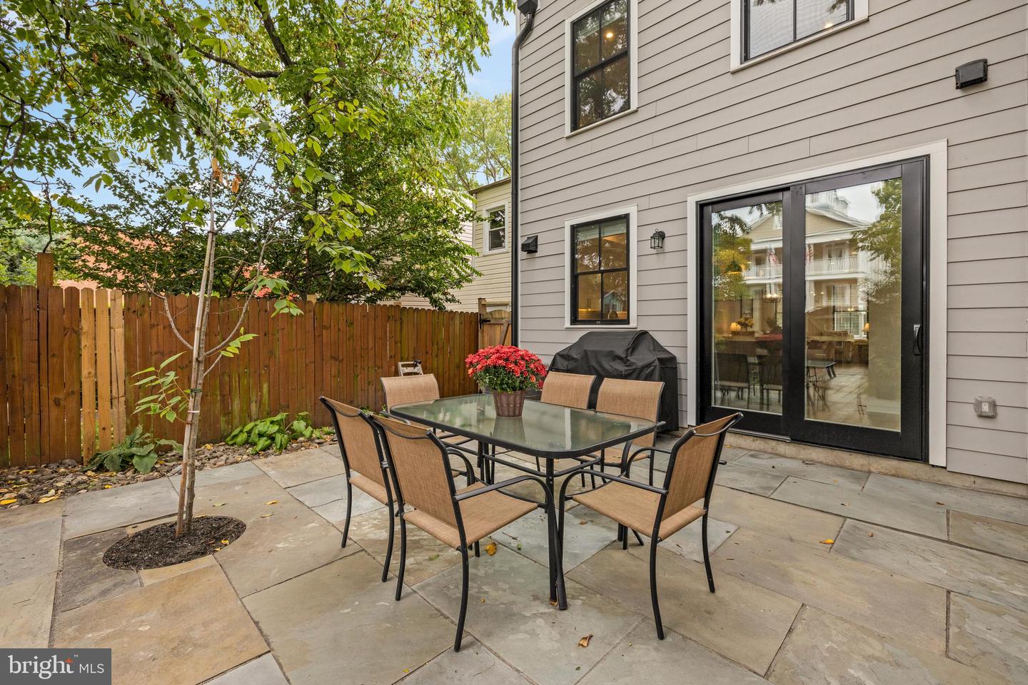 1117 QUEEN ST, ALEXANDRIA, Virginia 22314, 2 Bedrooms Bedrooms, ,2 BathroomsBathrooms,Residential,For sale,1117 QUEEN ST,VAAX2050482 MLS # VAAX2050482