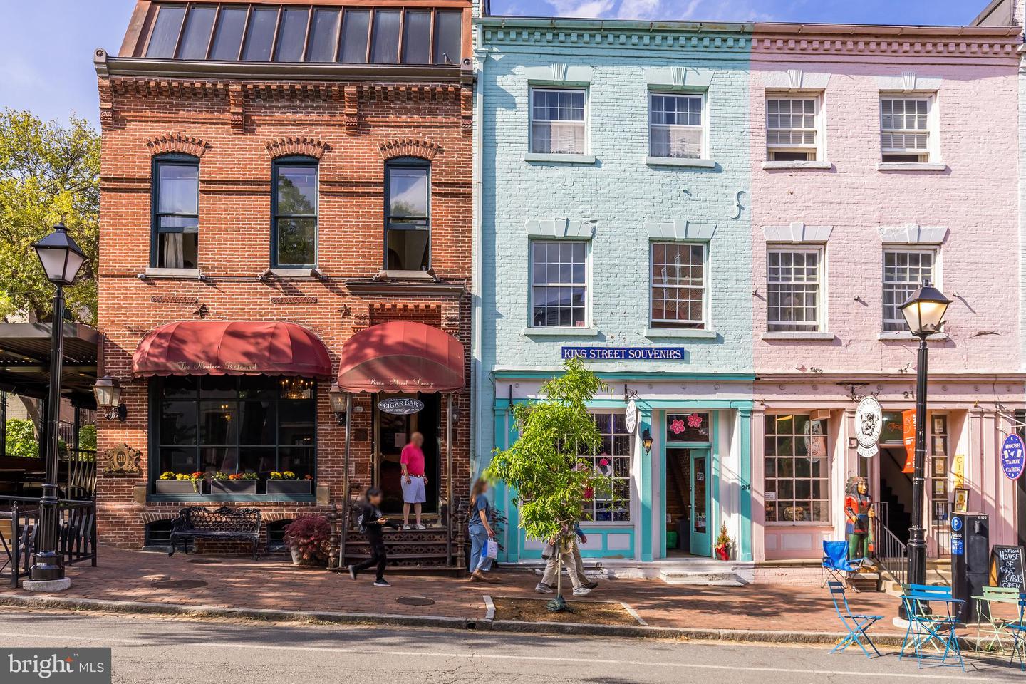 1117 QUEEN ST, ALEXANDRIA, Virginia 22314, 2 Bedrooms Bedrooms, ,2 BathroomsBathrooms,Residential,For sale,1117 QUEEN ST,VAAX2050482 MLS # VAAX2050482