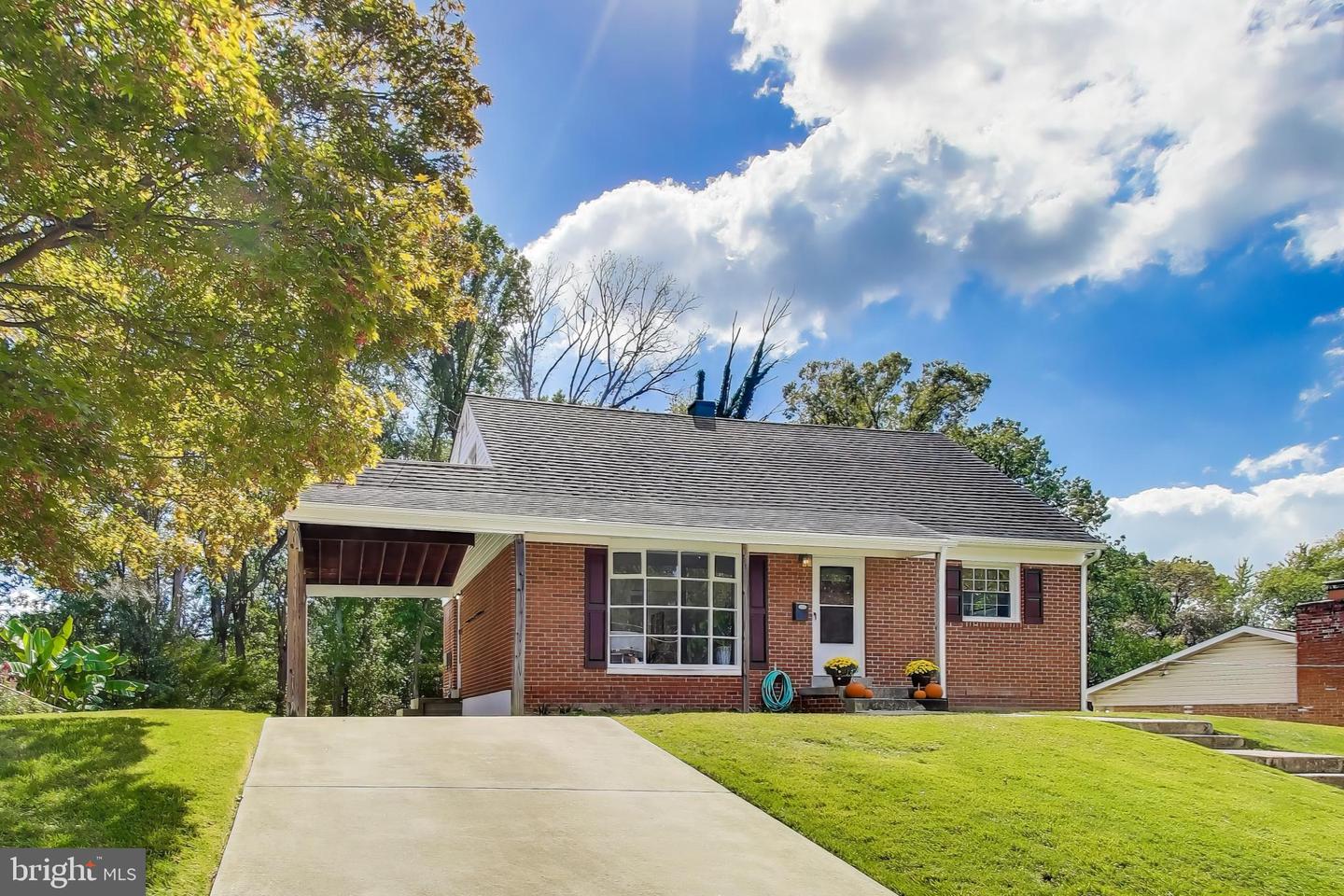 2107 PATRICK ST, WOODBRIDGE, Virginia 22191, 4 Bedrooms Bedrooms, ,2 BathroomsBathrooms,Residential,For sale,2107 PATRICK ST,VAPW2105370 MLS # VAPW2105370