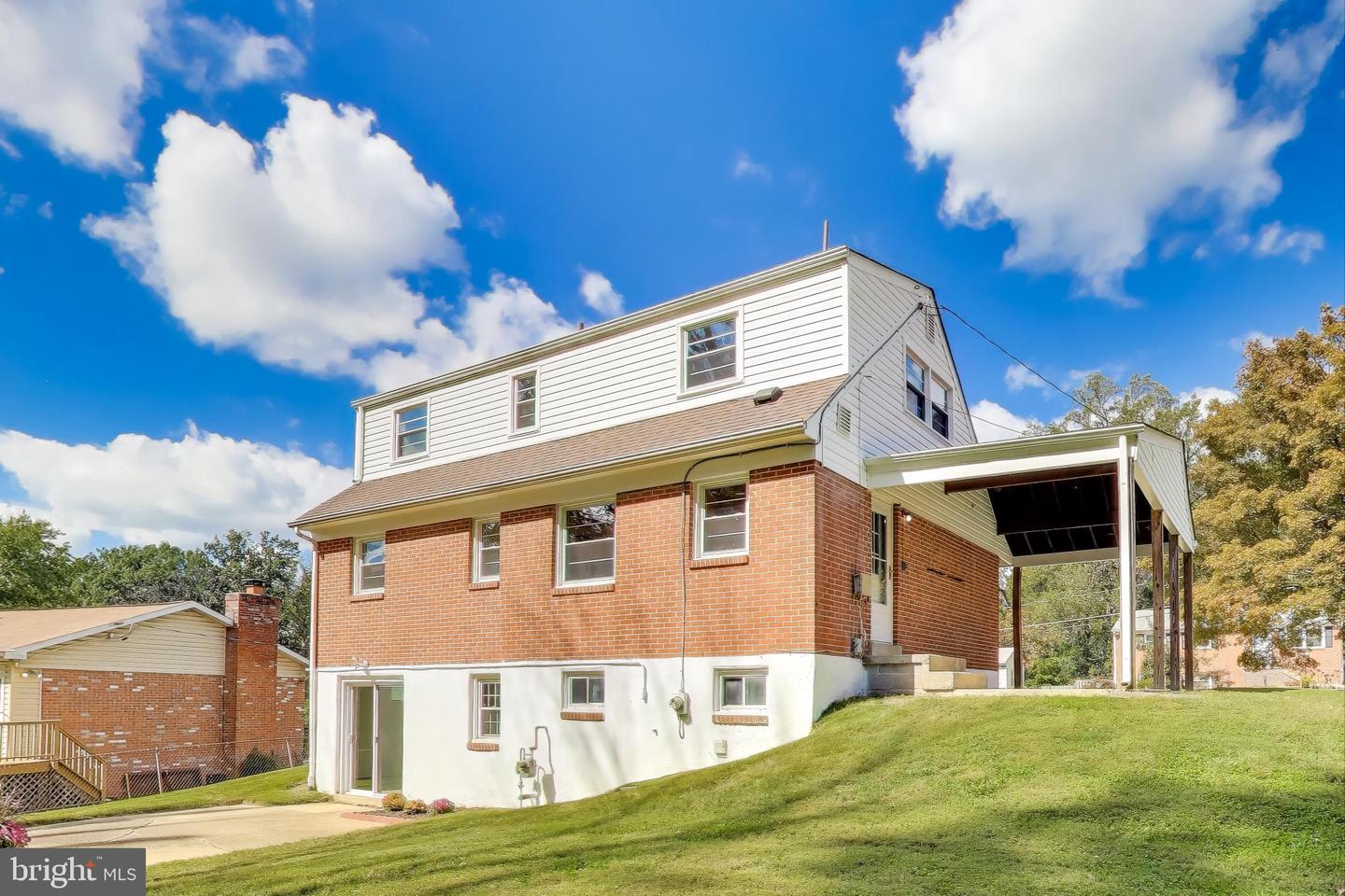 2107 PATRICK ST, WOODBRIDGE, Virginia 22191, 4 Bedrooms Bedrooms, ,2 BathroomsBathrooms,Residential,For sale,2107 PATRICK ST,VAPW2105370 MLS # VAPW2105370