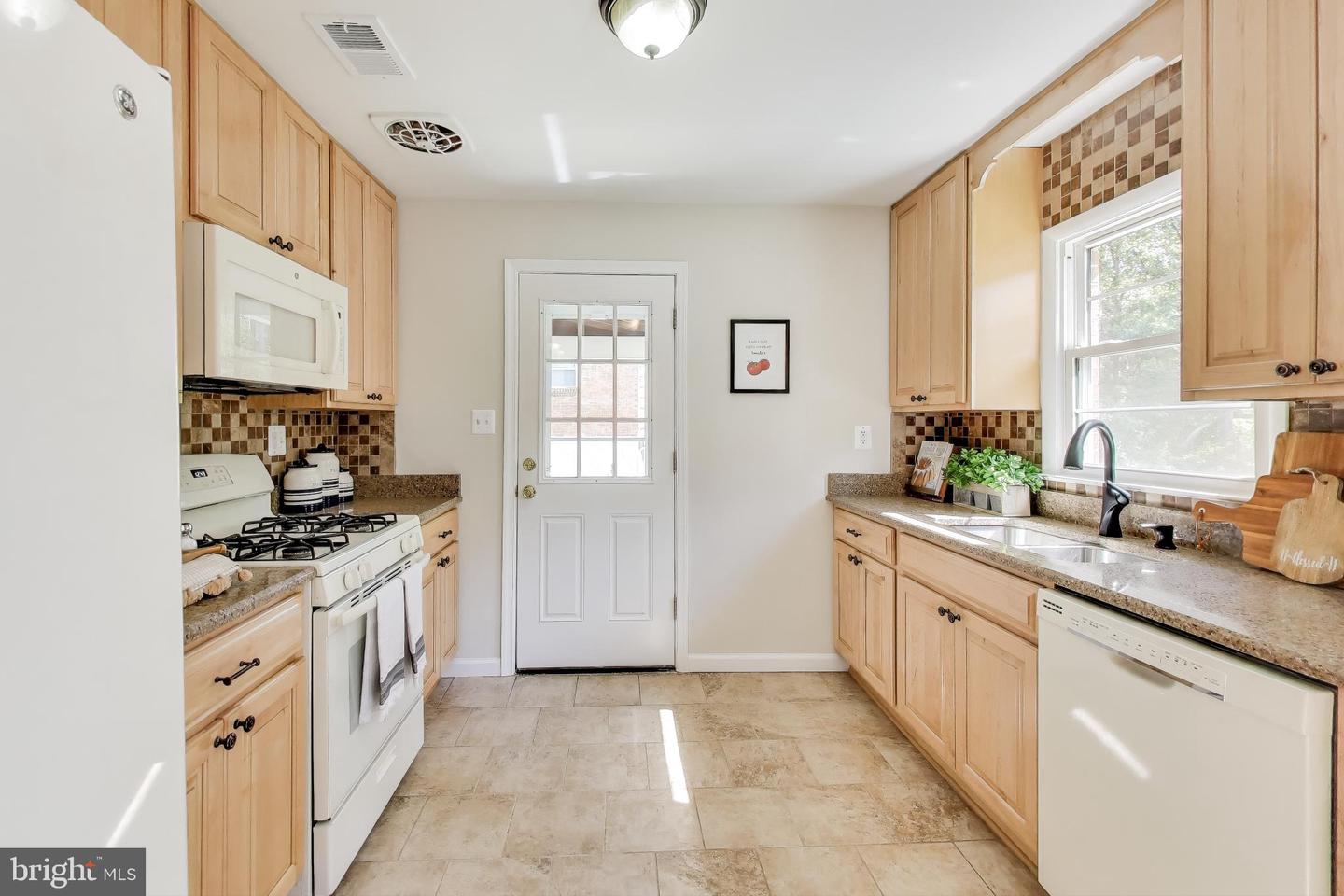 2107 PATRICK ST, WOODBRIDGE, Virginia 22191, 4 Bedrooms Bedrooms, ,2 BathroomsBathrooms,Residential,For sale,2107 PATRICK ST,VAPW2105370 MLS # VAPW2105370