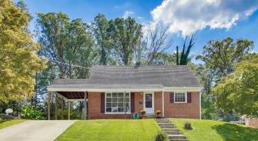 2107 PATRICK ST, WOODBRIDGE, Virginia 22191, 4 Bedrooms Bedrooms, ,2 BathroomsBathrooms,Residential,For sale,2107 PATRICK ST,VAPW2105370 MLS # VAPW2105370