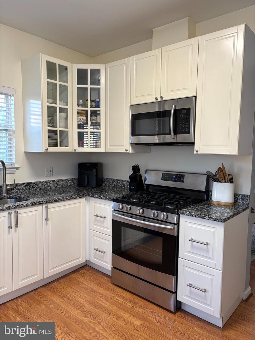 4139 FOUNTAINSIDE LN #F-301, FAIRFAX, Virginia 22030, 3 Bedrooms Bedrooms, ,2 BathroomsBathrooms,Residential,For sale,4139 FOUNTAINSIDE LN #F-301,VAFX2272678 MLS # VAFX2272678
