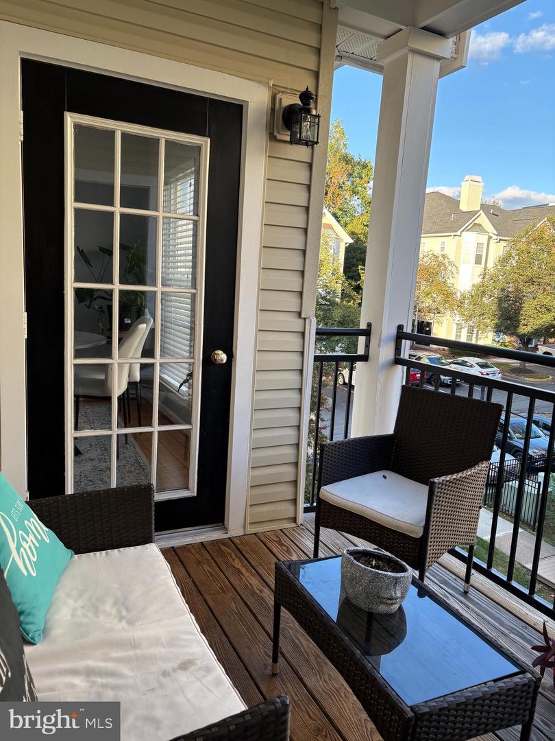 4139 FOUNTAINSIDE LN #F-301, FAIRFAX, Virginia 22030, 3 Bedrooms Bedrooms, ,2 BathroomsBathrooms,Residential,For sale,4139 FOUNTAINSIDE LN #F-301,VAFX2272678 MLS # VAFX2272678