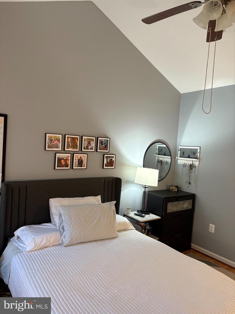 4139 FOUNTAINSIDE LN #F-301, FAIRFAX, Virginia 22030, 3 Bedrooms Bedrooms, ,2 BathroomsBathrooms,Residential,For sale,4139 FOUNTAINSIDE LN #F-301,VAFX2272678 MLS # VAFX2272678