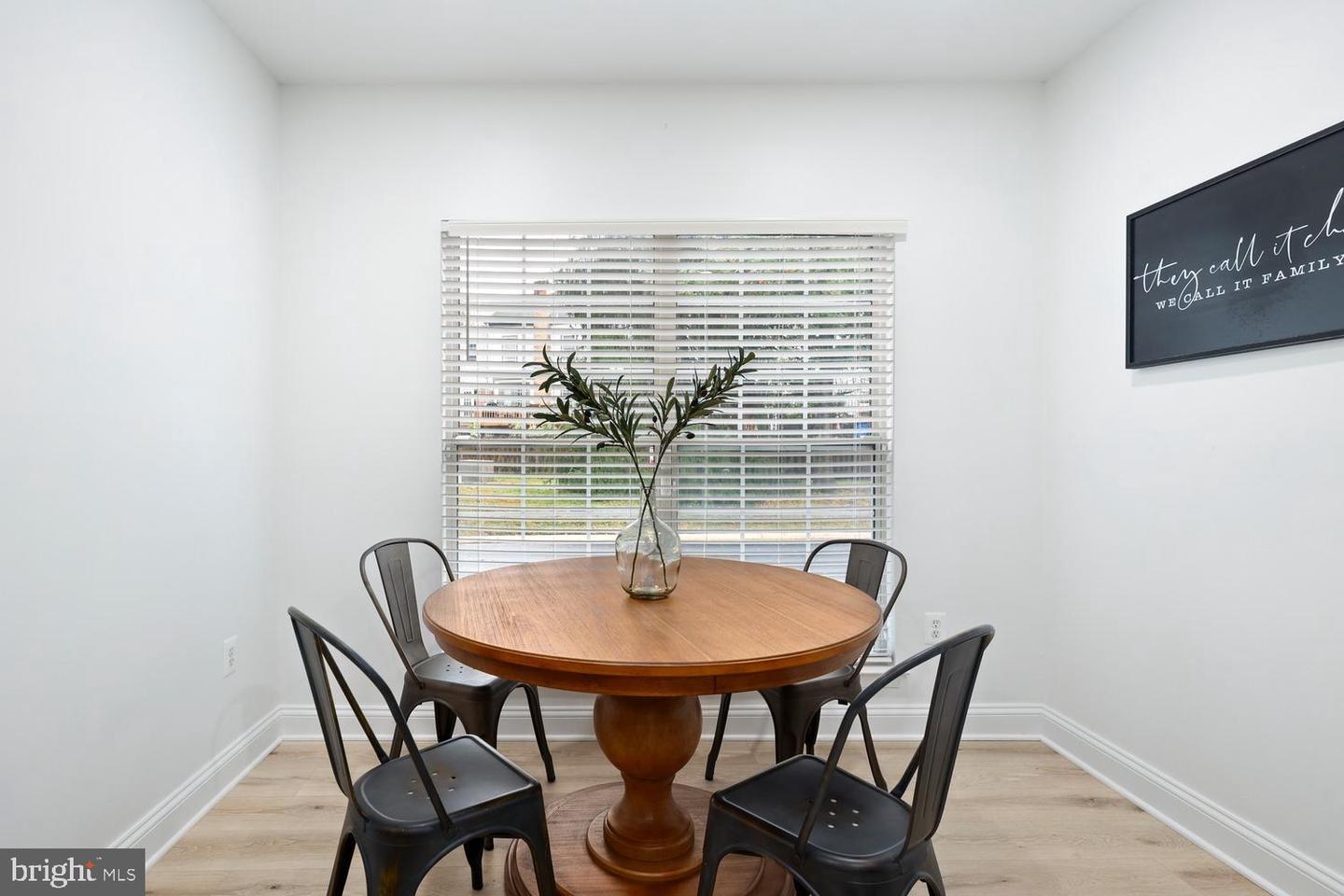 14415 GLENCREST CIR #112, CENTREVILLE, Virginia 20120, 3 Bedrooms Bedrooms, ,2 BathroomsBathrooms,Residential,For sale,14415 GLENCREST CIR #112,VAFX2272722 MLS # VAFX2272722