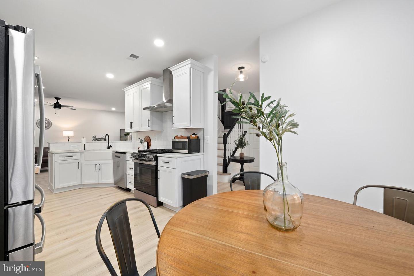 14415 GLENCREST CIR #112, CENTREVILLE, Virginia 20120, 3 Bedrooms Bedrooms, ,2 BathroomsBathrooms,Residential,For sale,14415 GLENCREST CIR #112,VAFX2272722 MLS # VAFX2272722