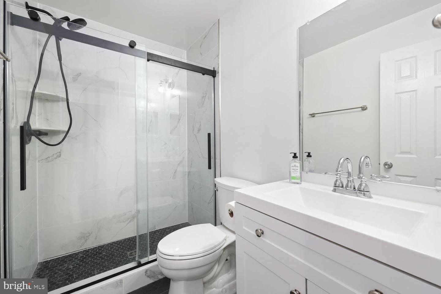 14415 GLENCREST CIR #112, CENTREVILLE, Virginia 20120, 3 Bedrooms Bedrooms, ,2 BathroomsBathrooms,Residential,For sale,14415 GLENCREST CIR #112,VAFX2272722 MLS # VAFX2272722