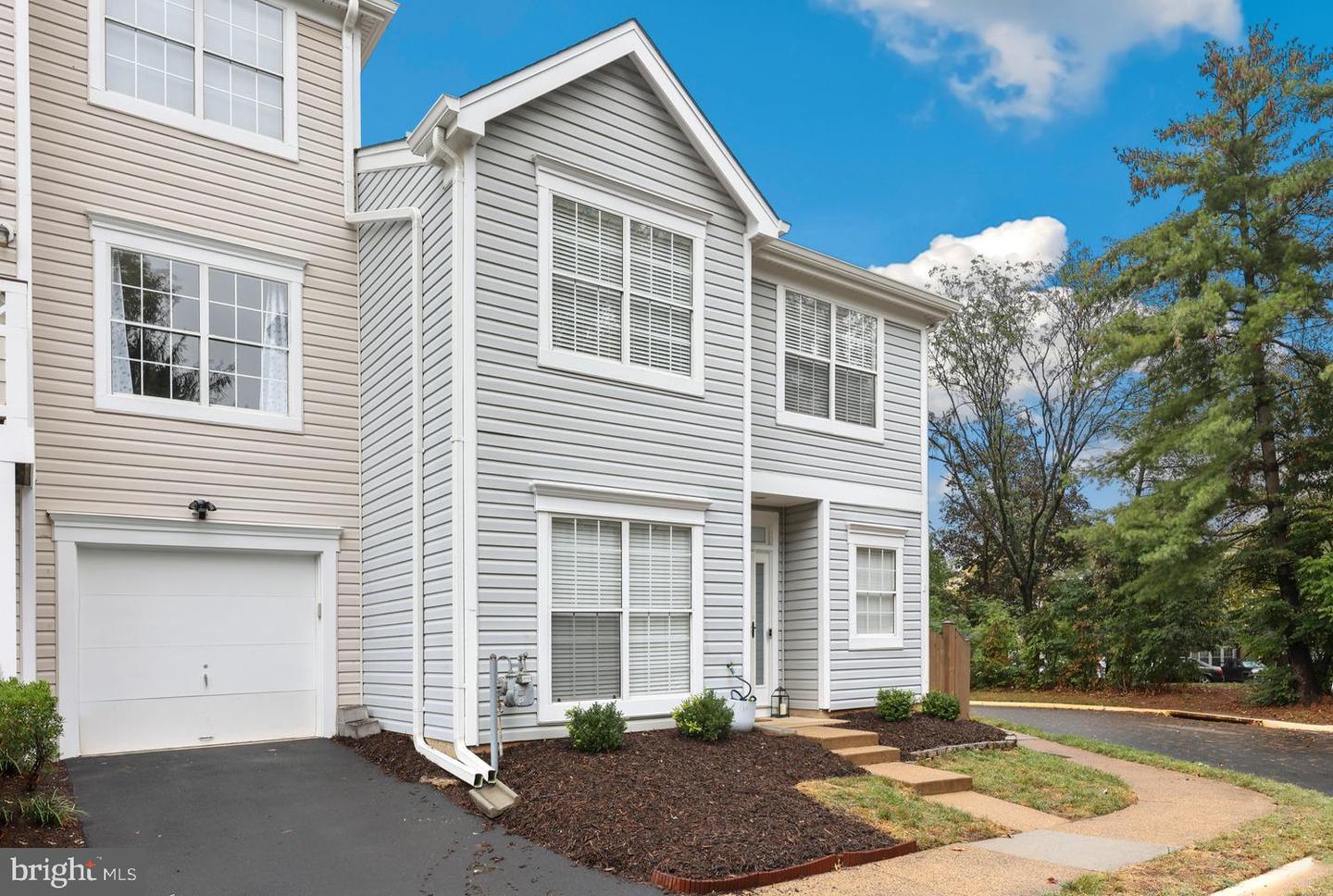 14415 GLENCREST CIR #112, CENTREVILLE, Virginia 20120, 3 Bedrooms Bedrooms, ,2 BathroomsBathrooms,Residential,For sale,14415 GLENCREST CIR #112,VAFX2272722 MLS # VAFX2272722